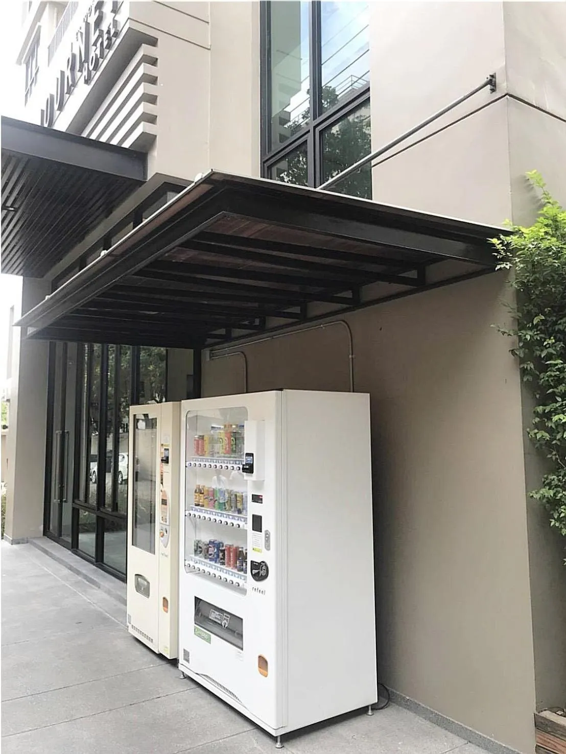 Area and facilities in The Journey Hotel Laksi