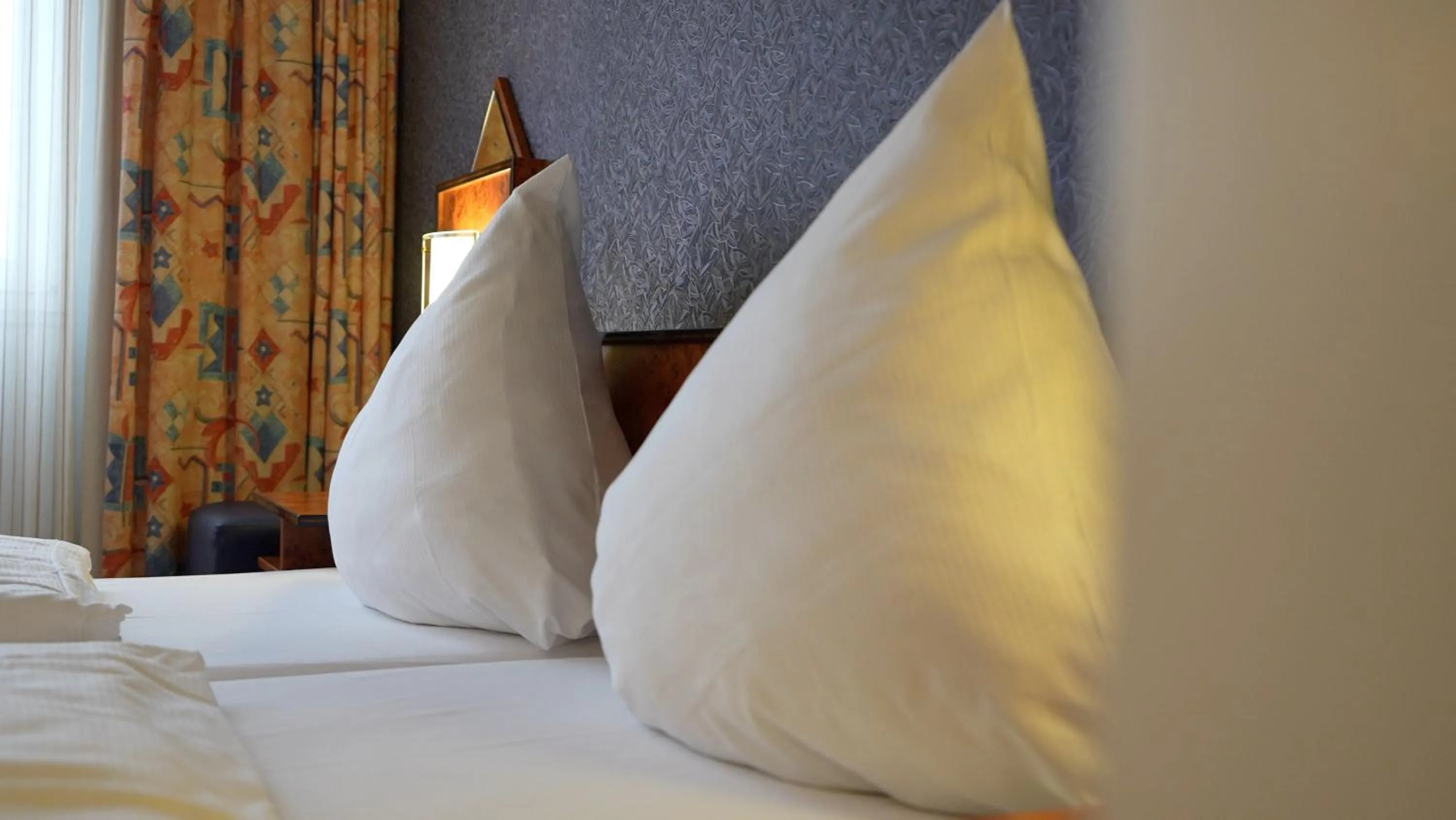 Bed in Hotel Miramar am Römer