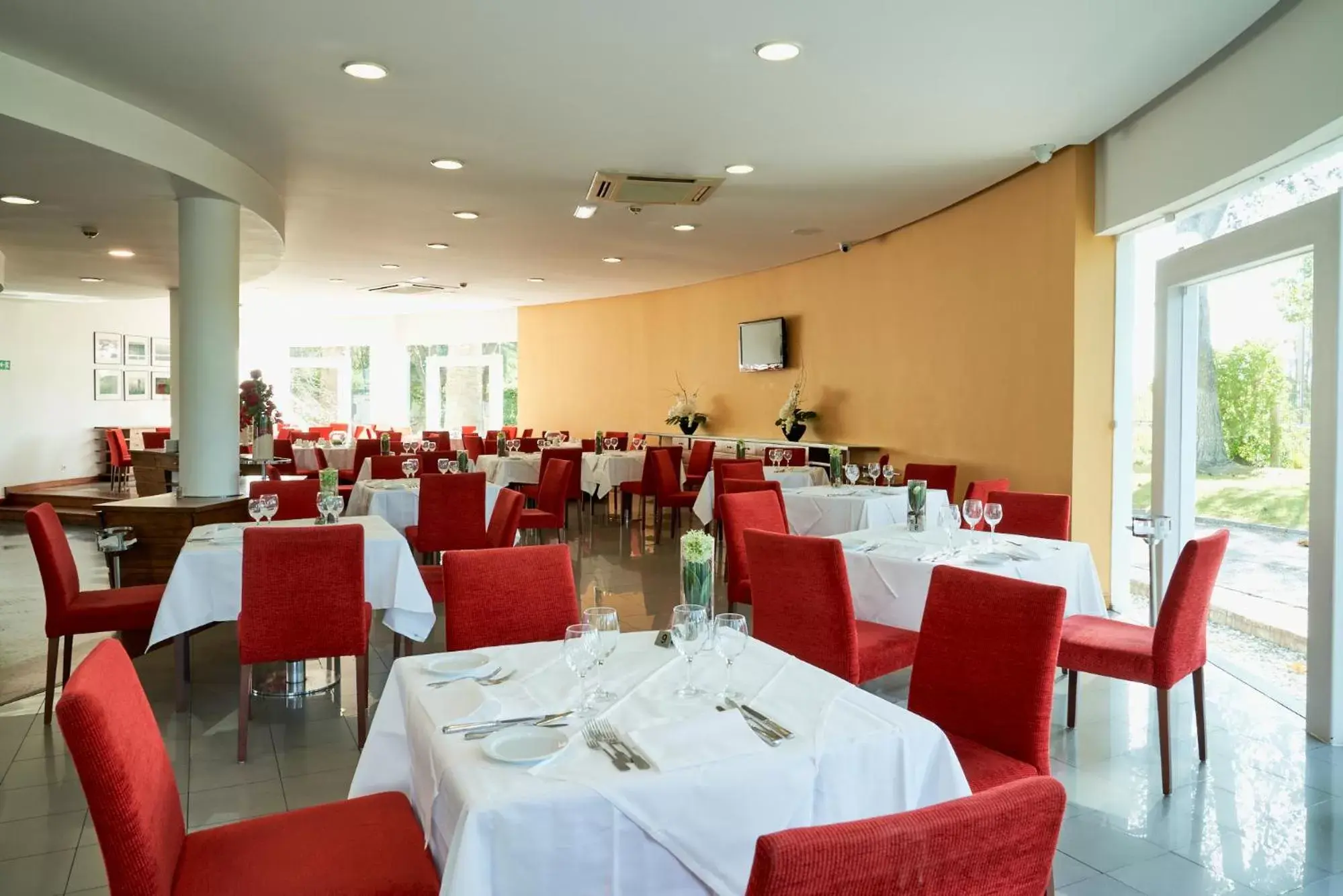 Restaurant/Places to Eat in Leziria Parque Hotel