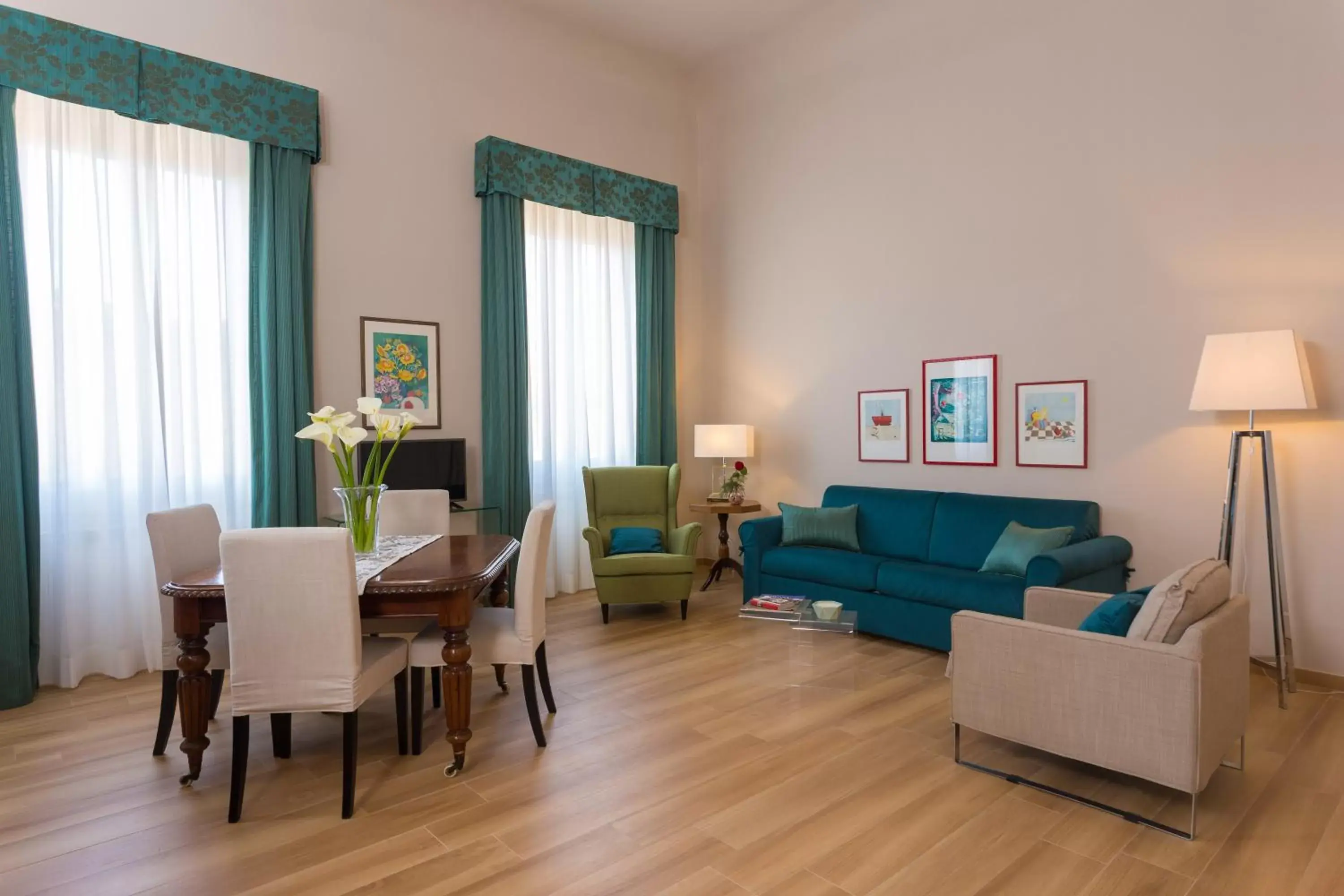 Living room, Dining Area in Palazzo Alfani - Residenza d'Epoca