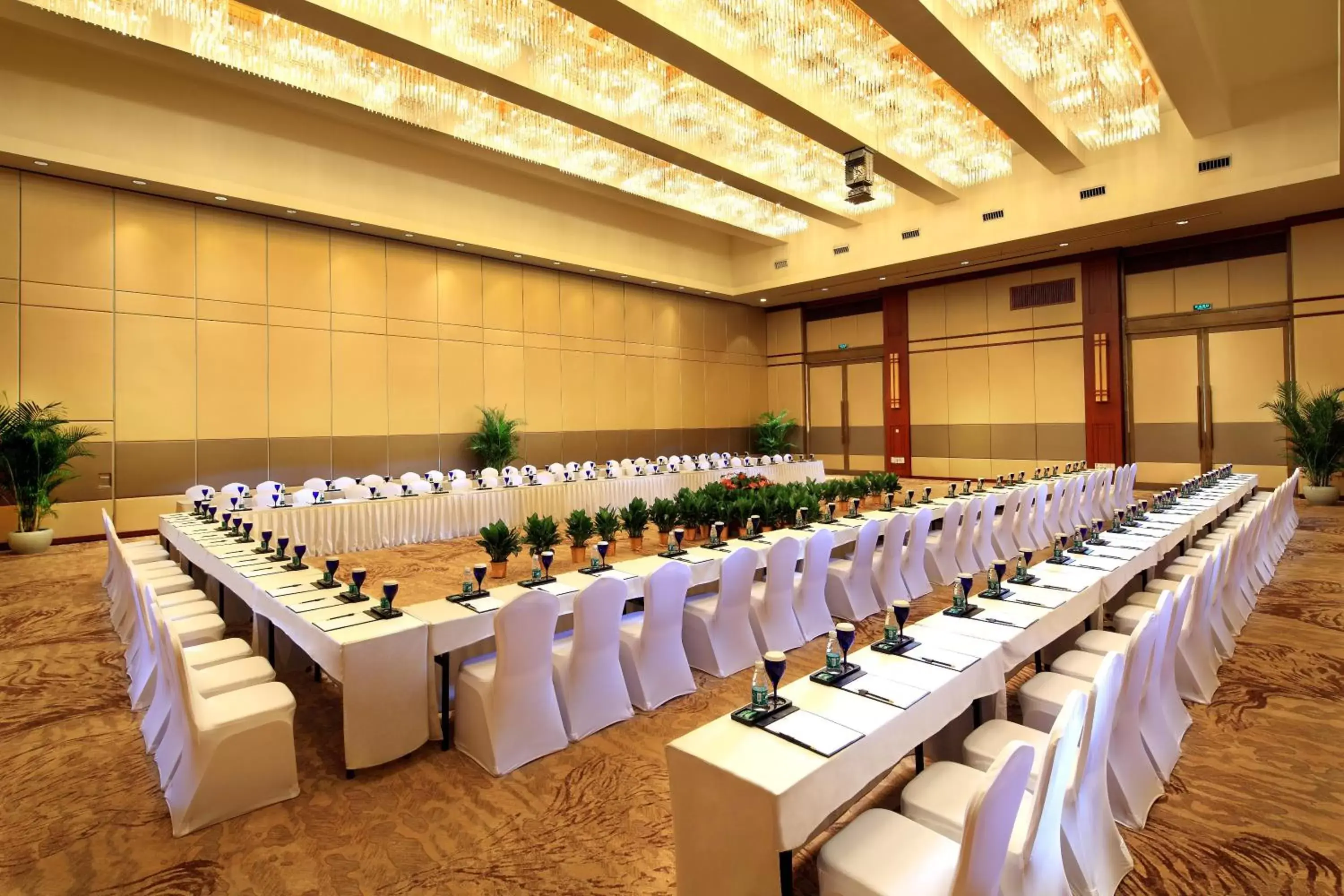 Business facilities in Huayu Resort & Spa Yalong Bay Sanya