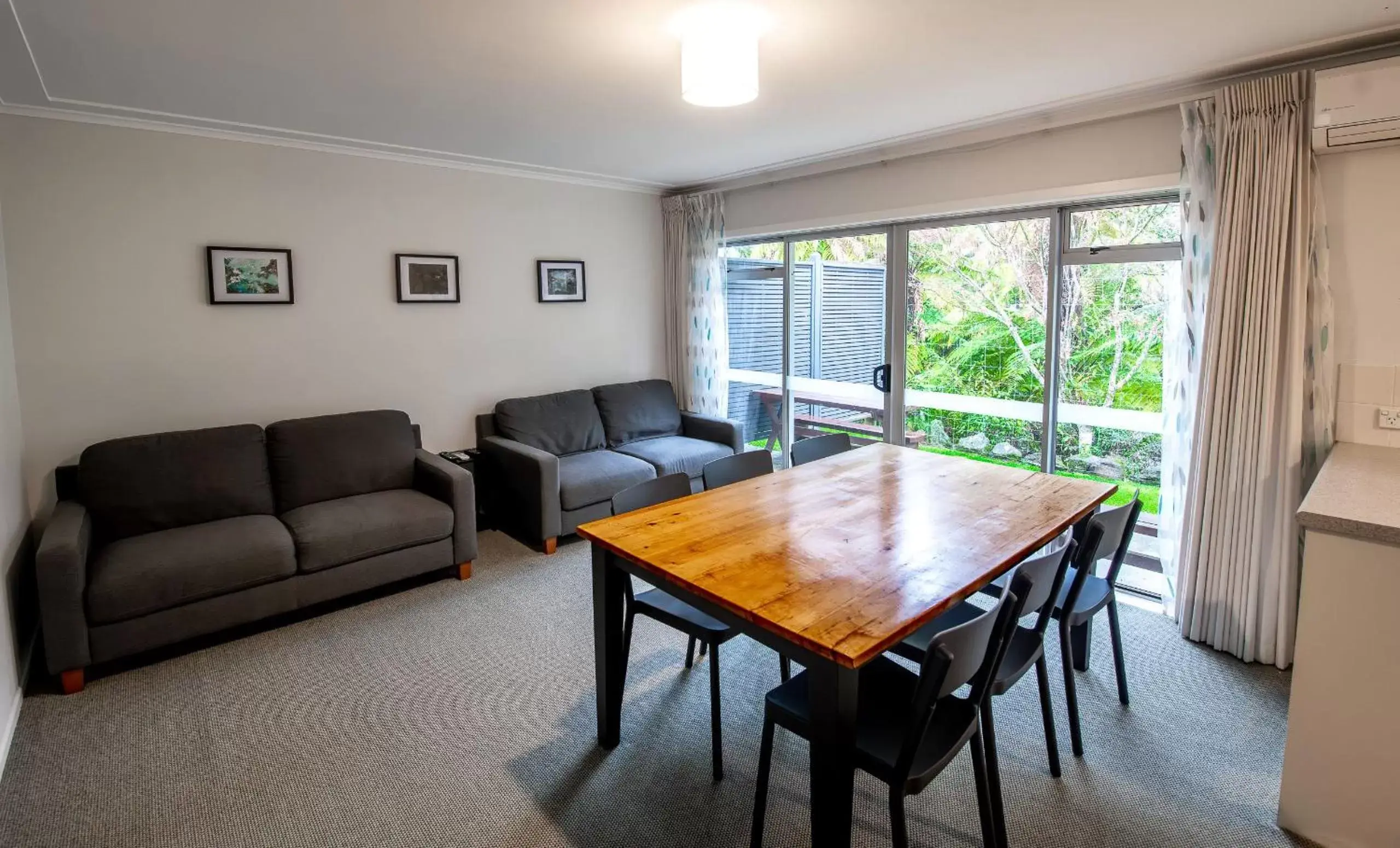 Living room, Dining Area in Best Western Braeside Rotorua