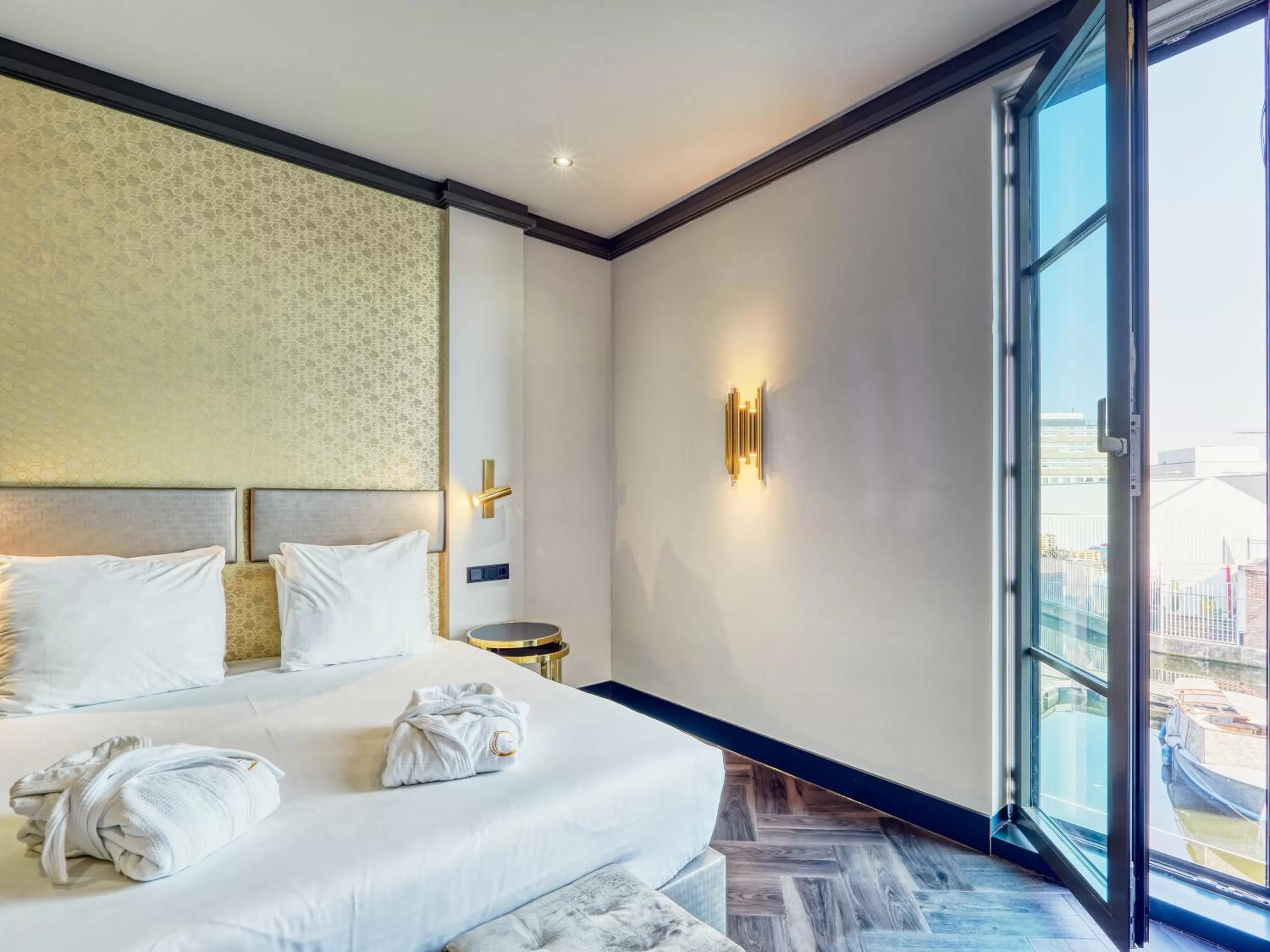 View (from property/room), Bed in Triple G Hotels