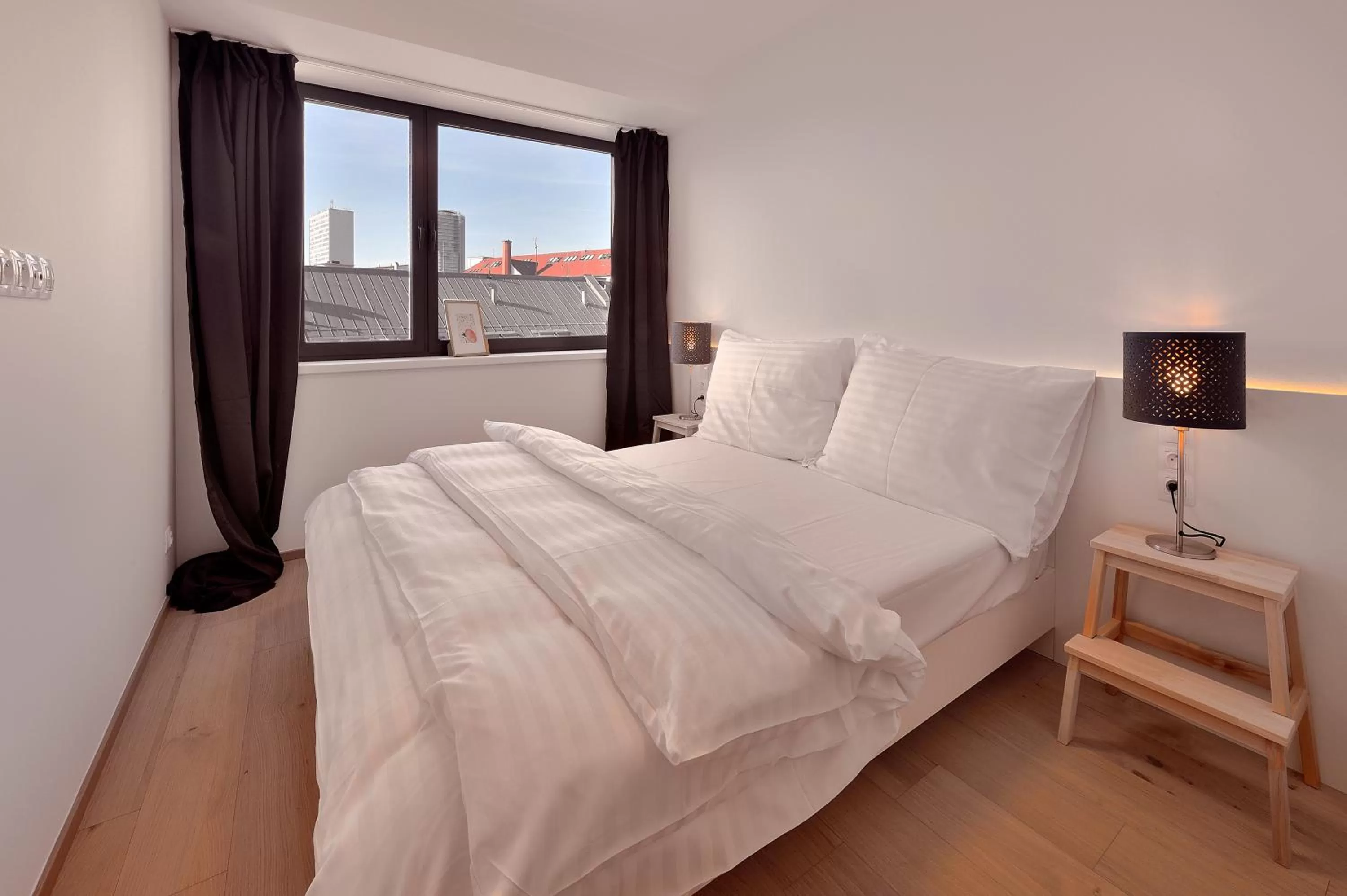 Bedroom, Bed in Smart & Green Living by Ambiente