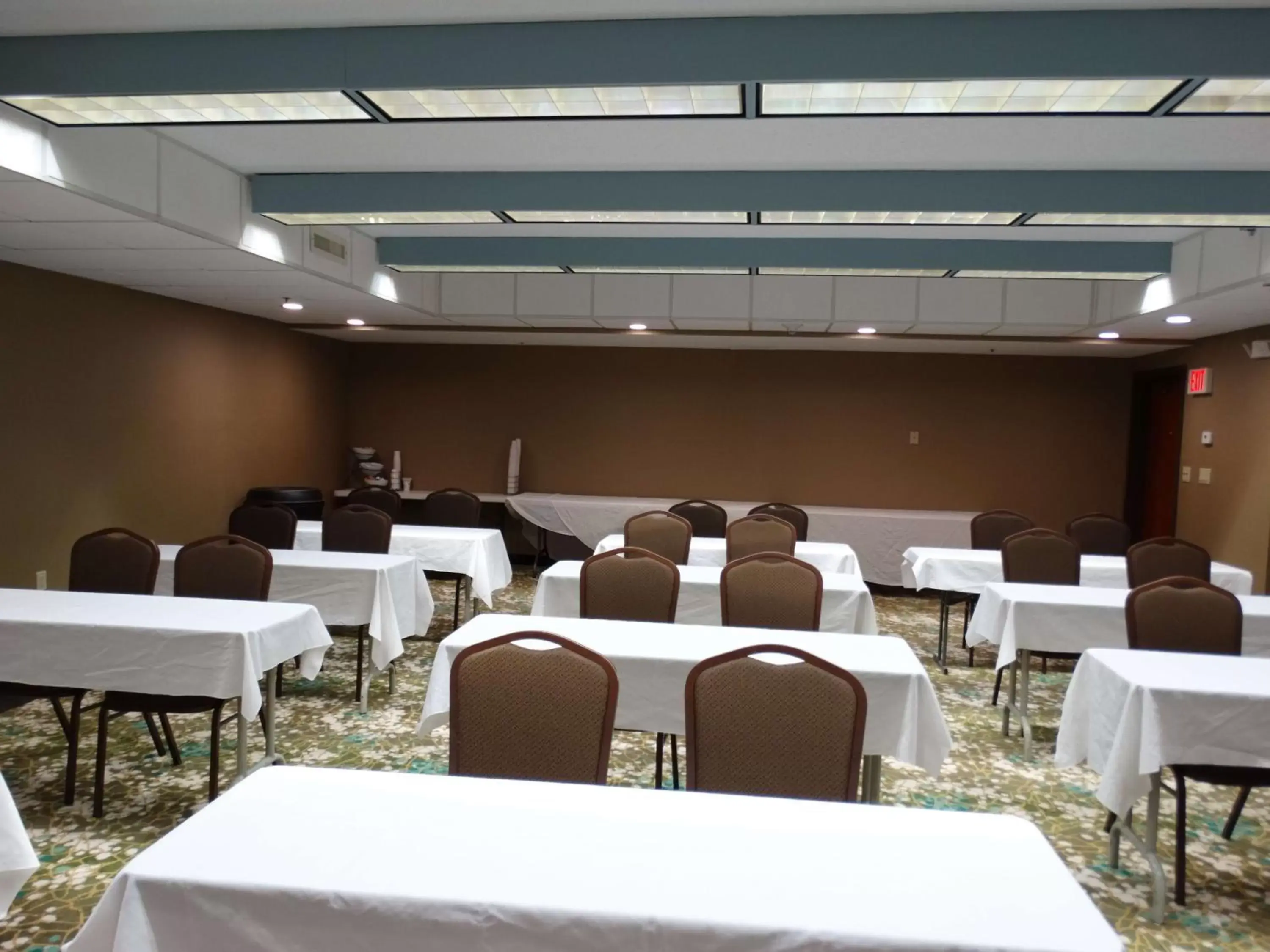 Meeting/conference room in Best Western Warren Hotel