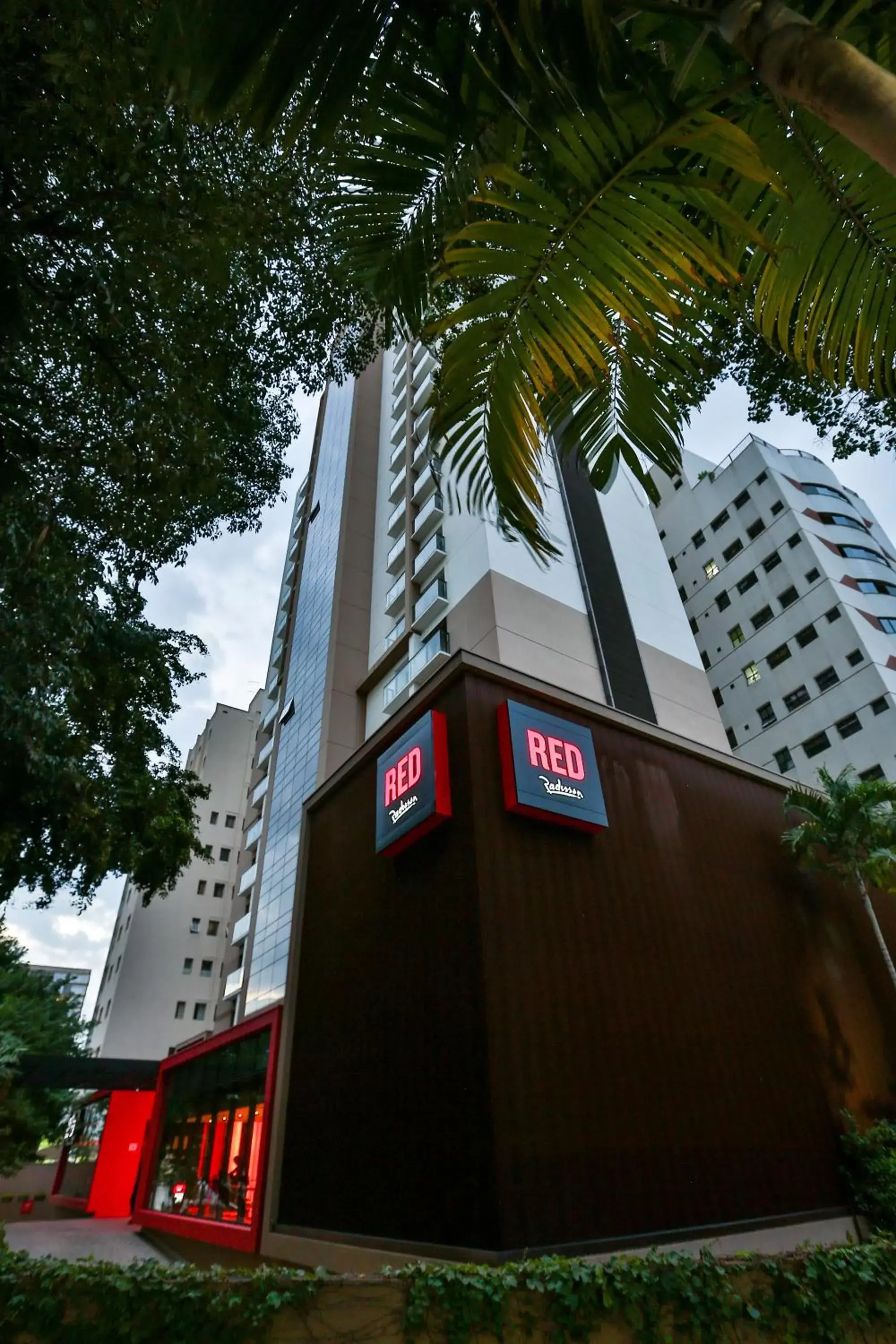 Facade/entrance, Property Building in Radisson RED Campinas