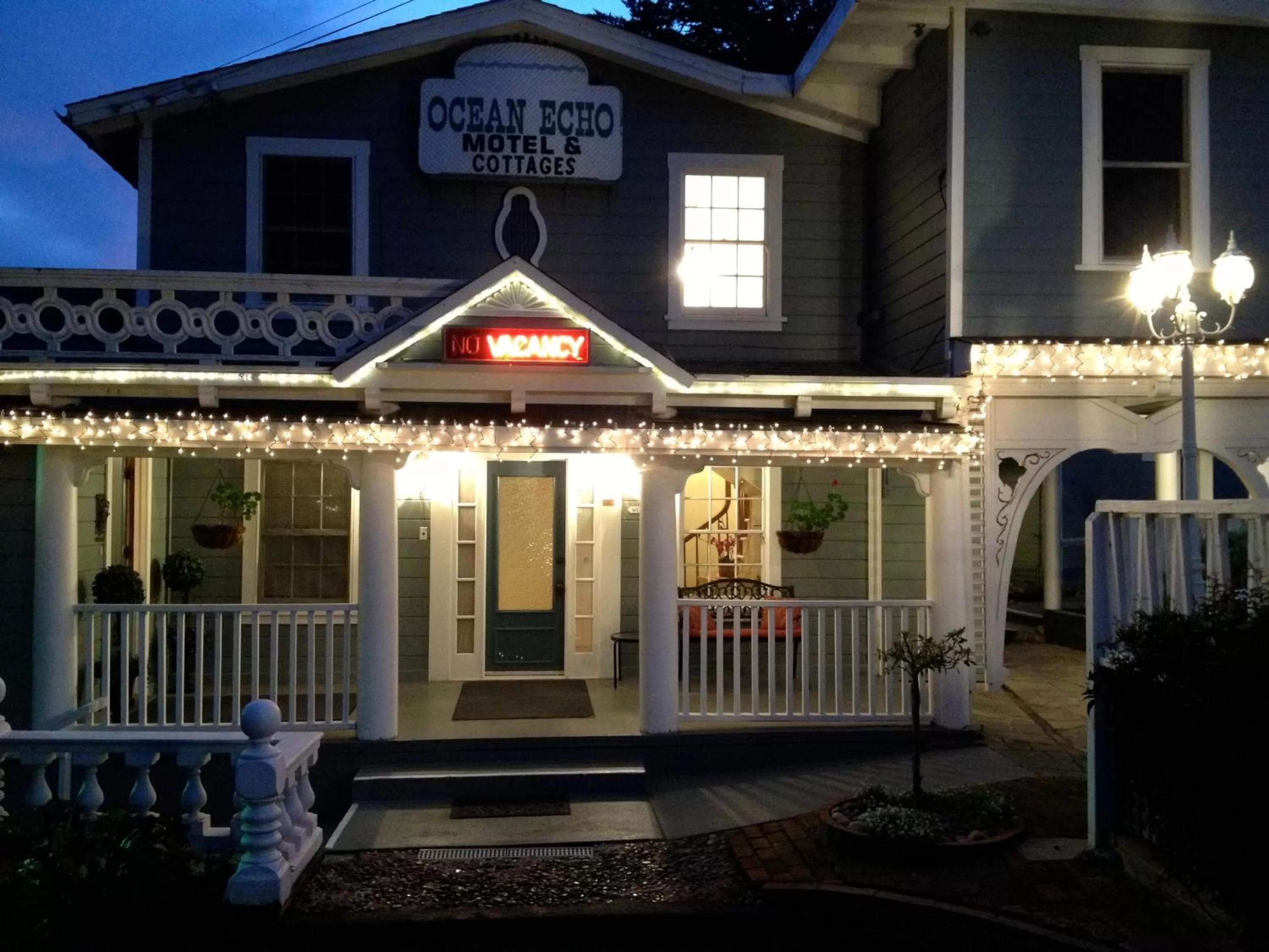 Decorative detail in Ocean Echo Inn & Beach Cottages