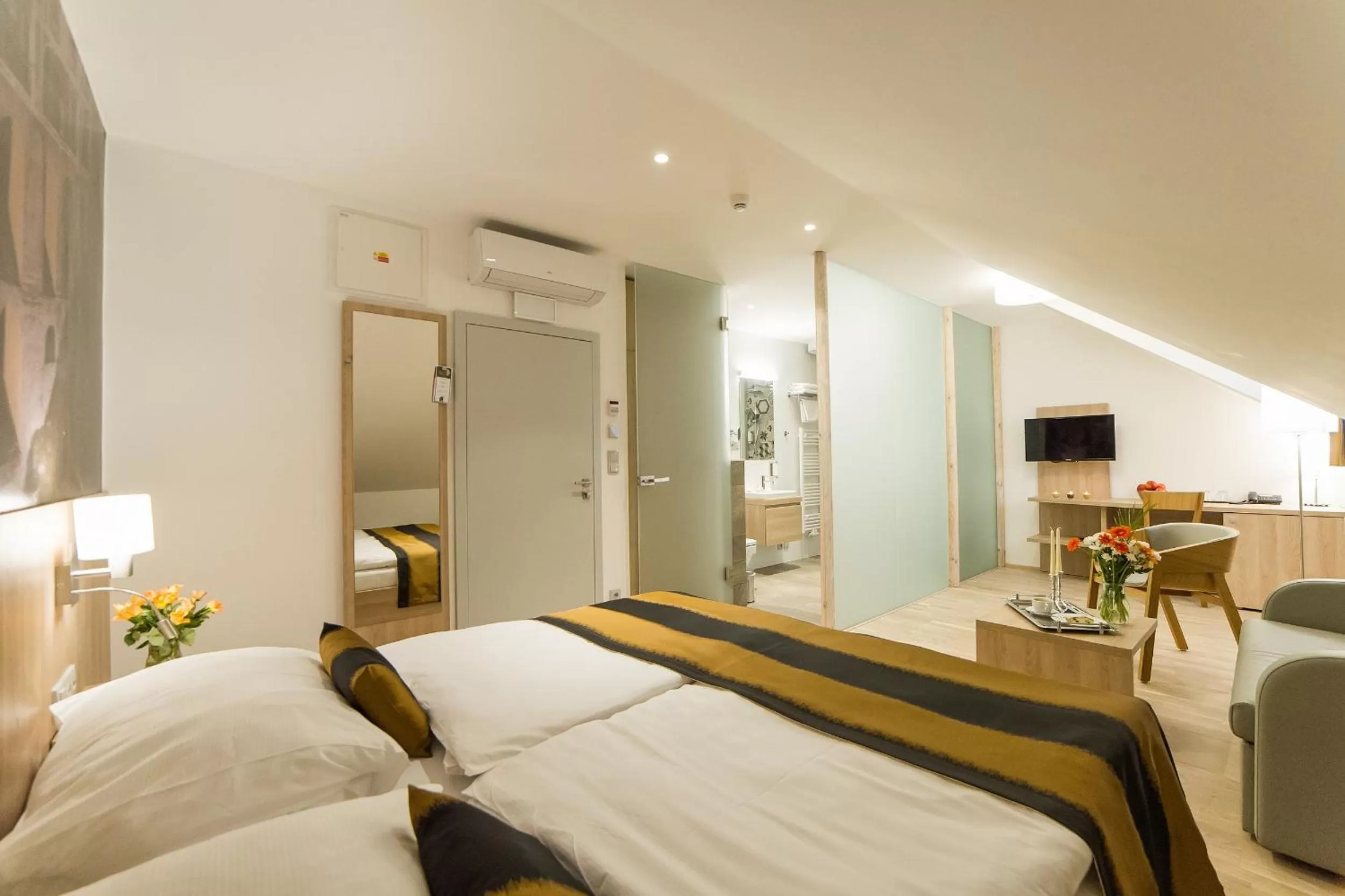 Bed in Garni hotel Castle Bridge