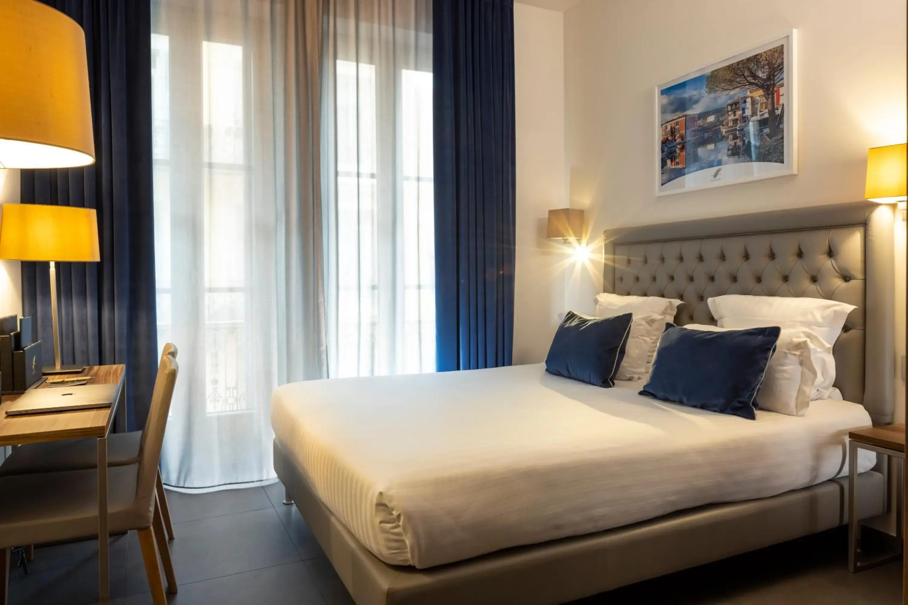 Bed in Hotel Nice Azur Riviera
