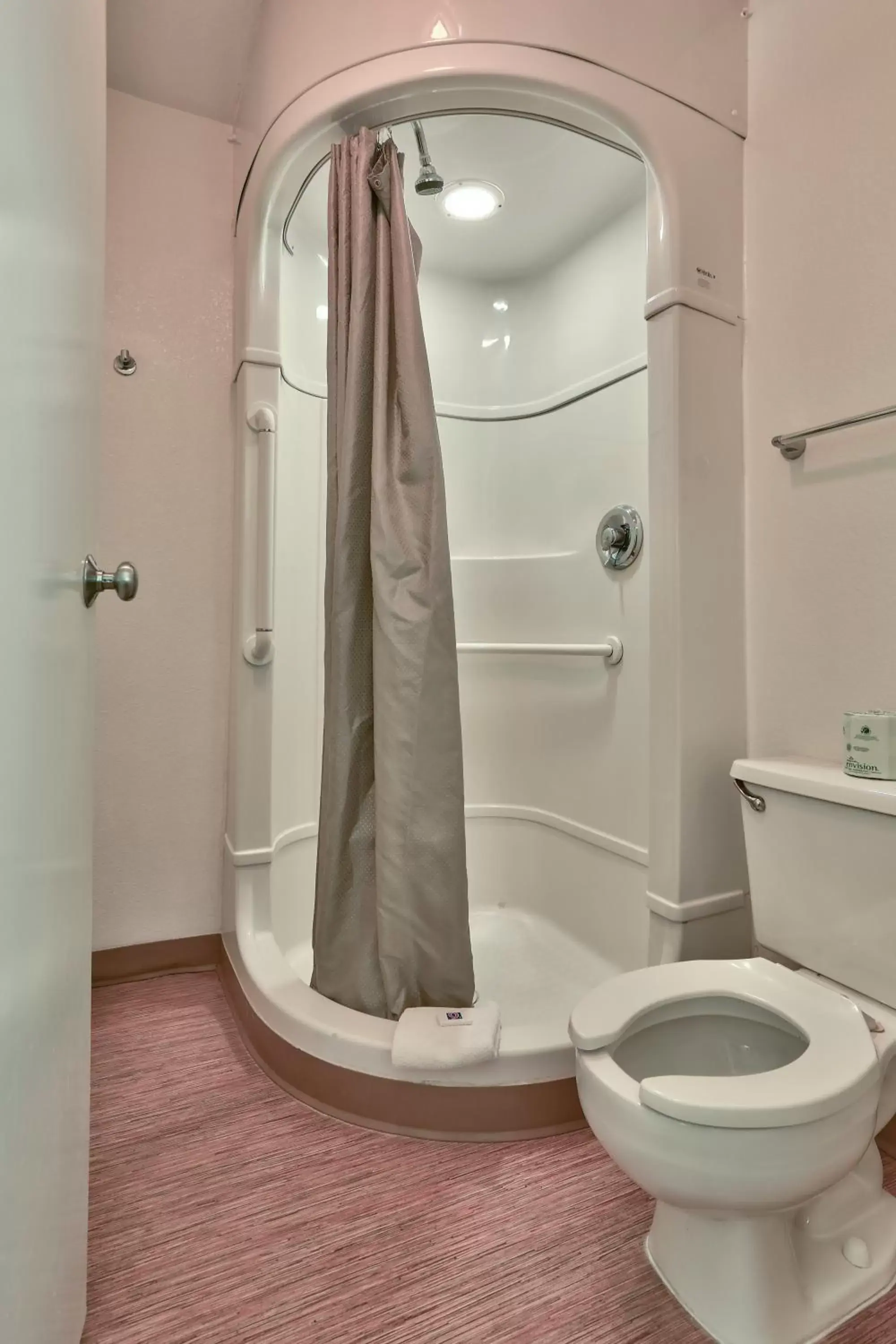 Shower, Bathroom in Motel 6-Flagstaff, AZ - West - Woodland Village