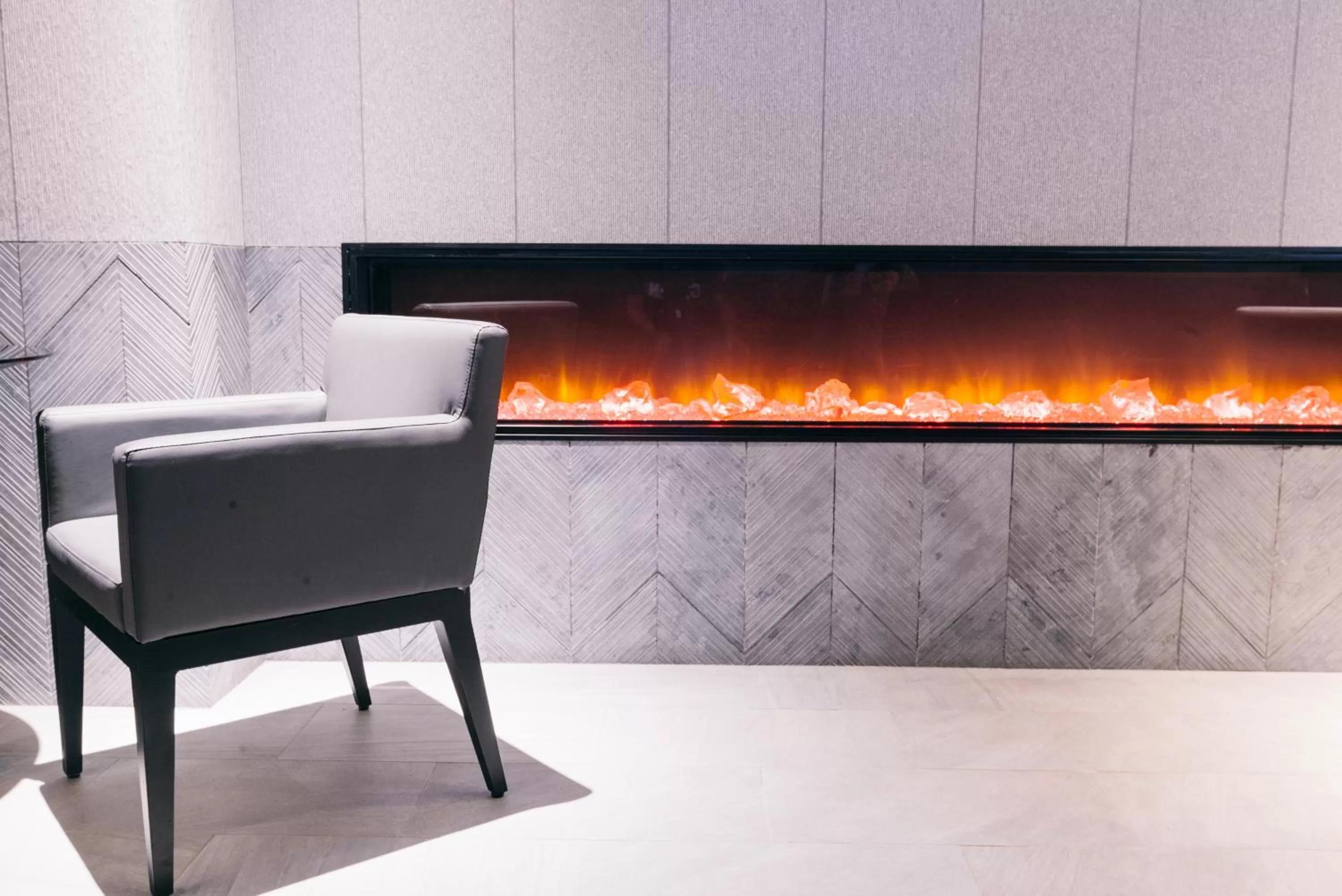 Lounge or bar in APA Hotel Woodbridge