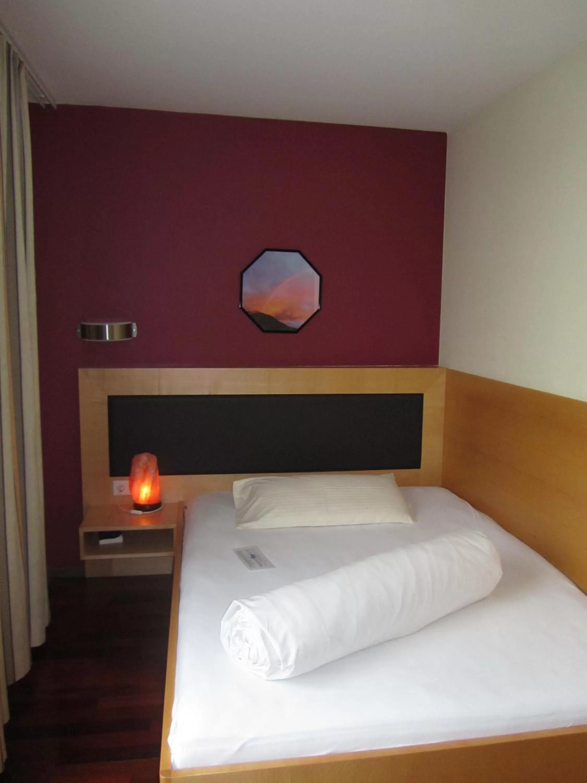 Bed in Businesshotel Valerian