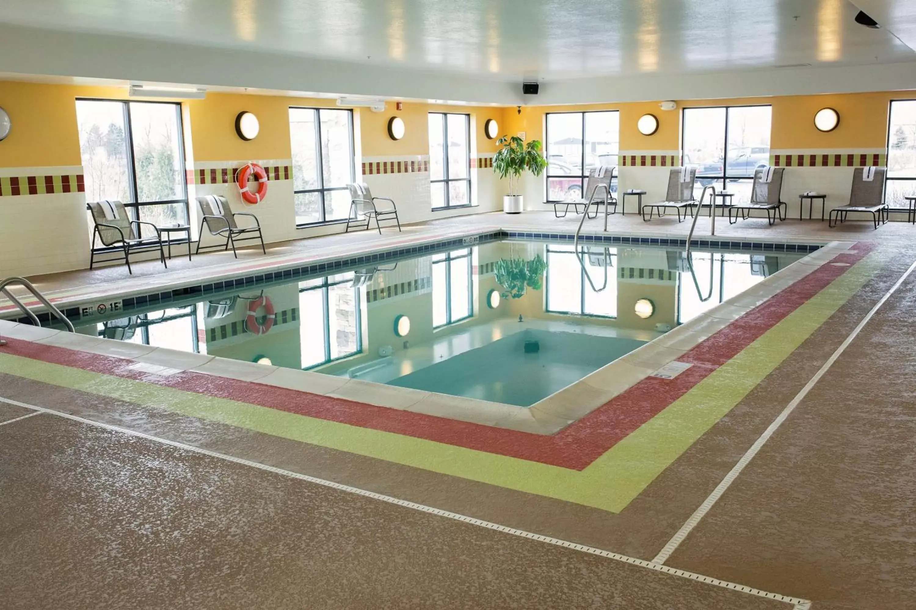 Pool view, Swimming Pool in Hampton Inn Yorkville