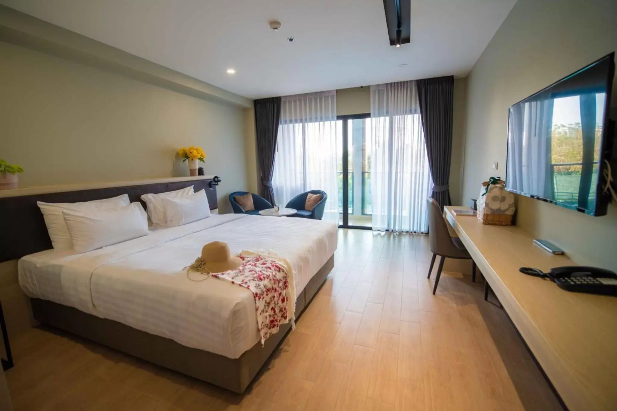 Bedroom, Bed in Lewit Hotel Pattaya, a member of Radisson Individuals