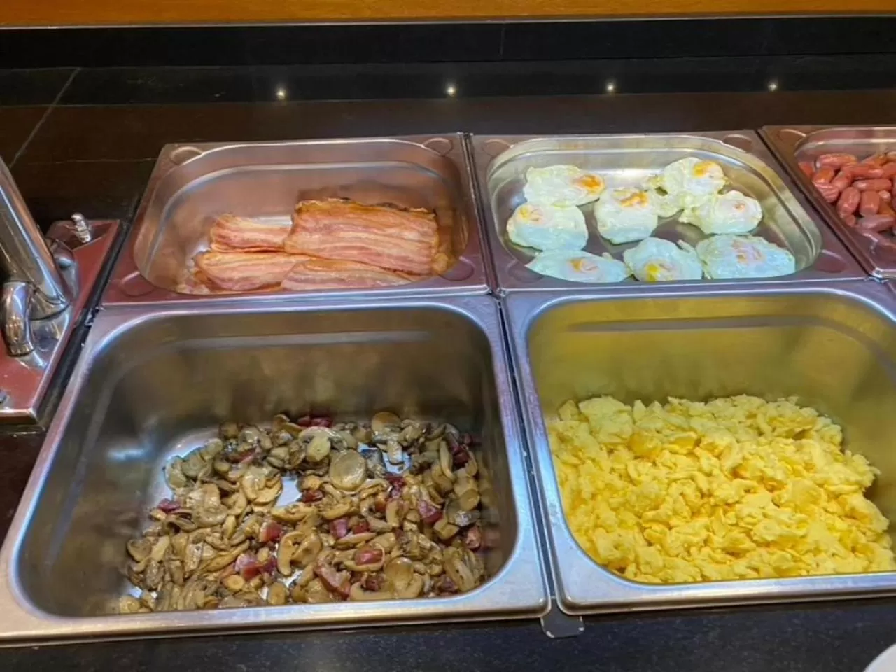 Buffet breakfast in Hotel Oasis