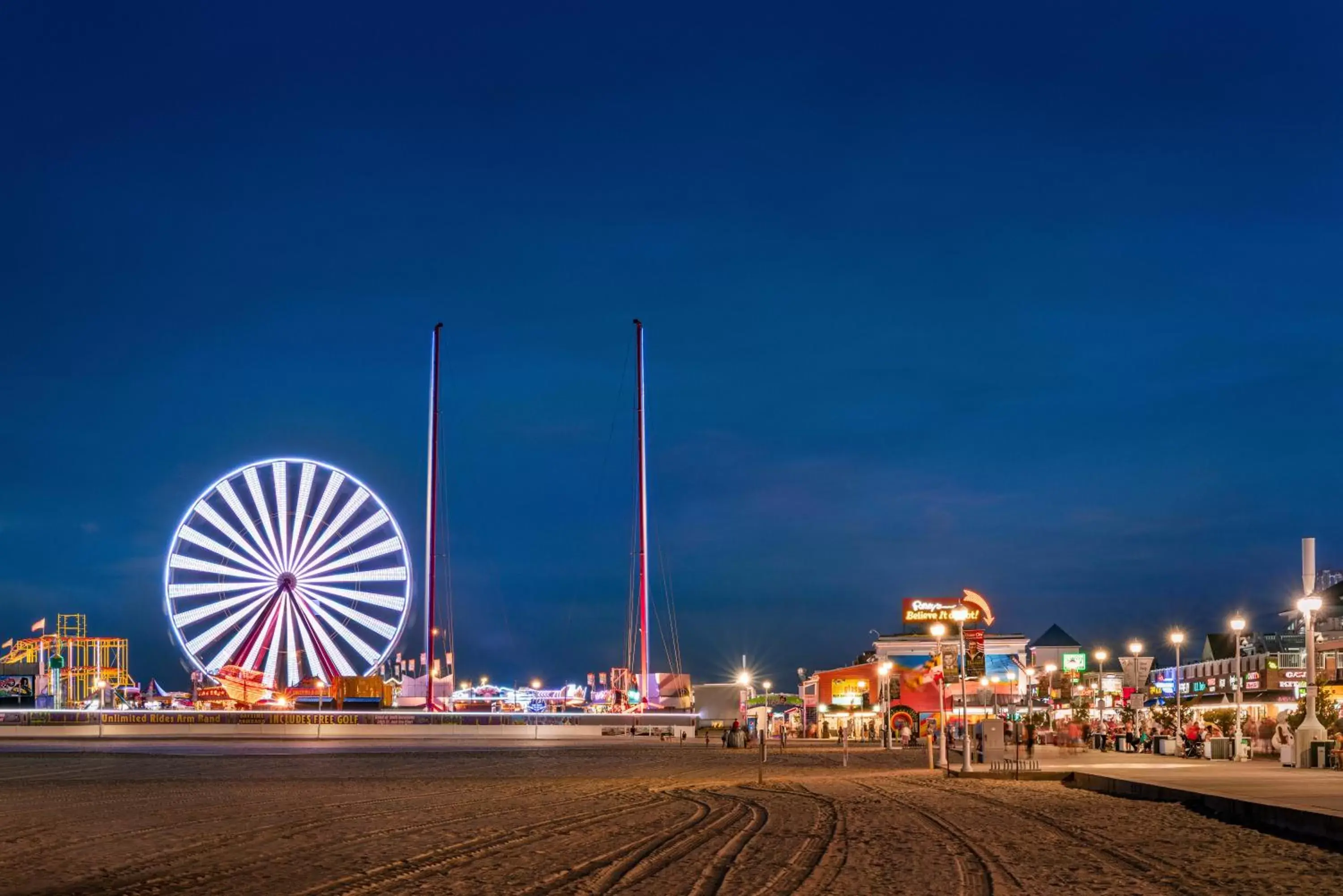 Beach in Quality Inn Boardwalk