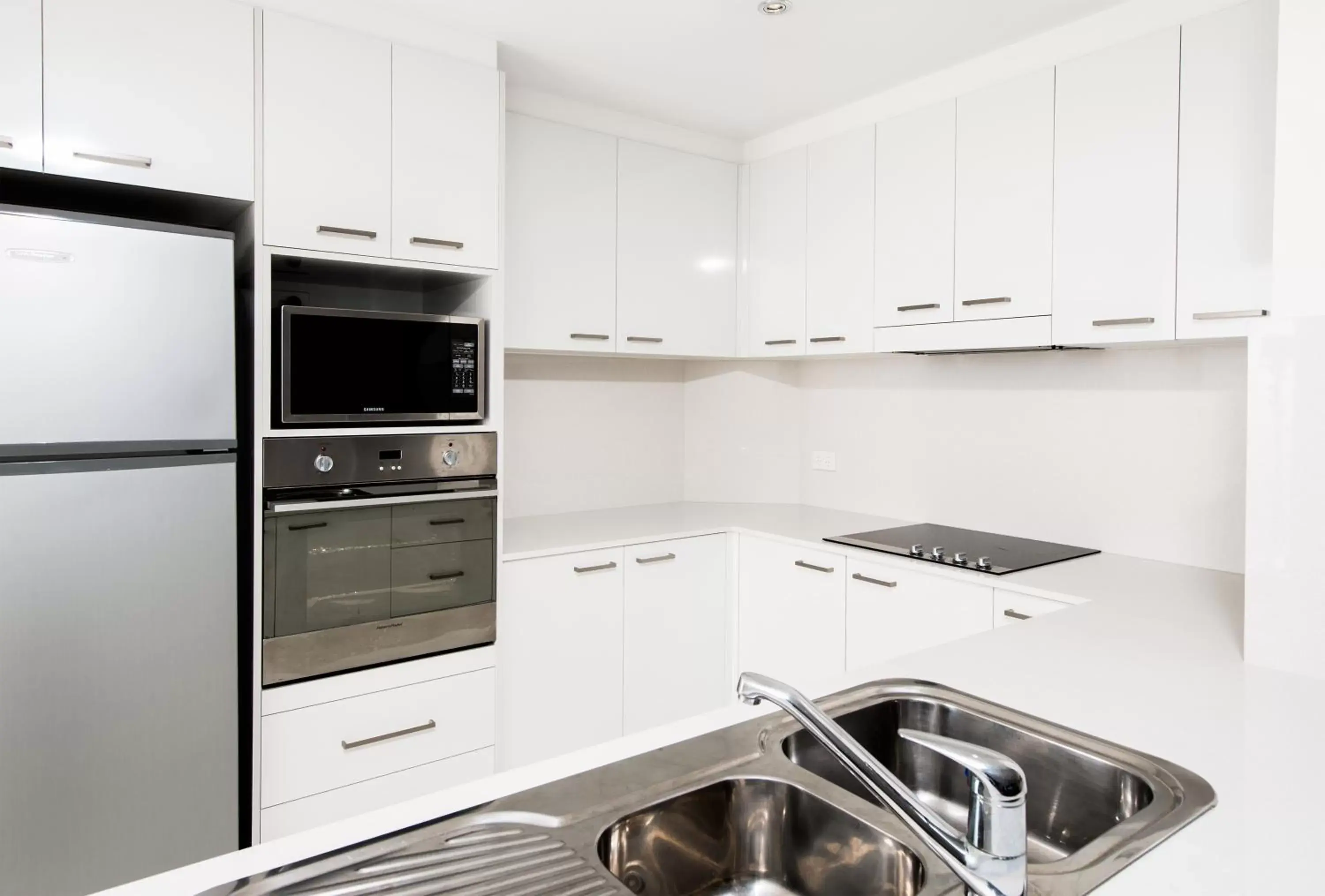 Kitchen or kitchenette, Kitchen/Kitchenette in Paradise Centre Apartments