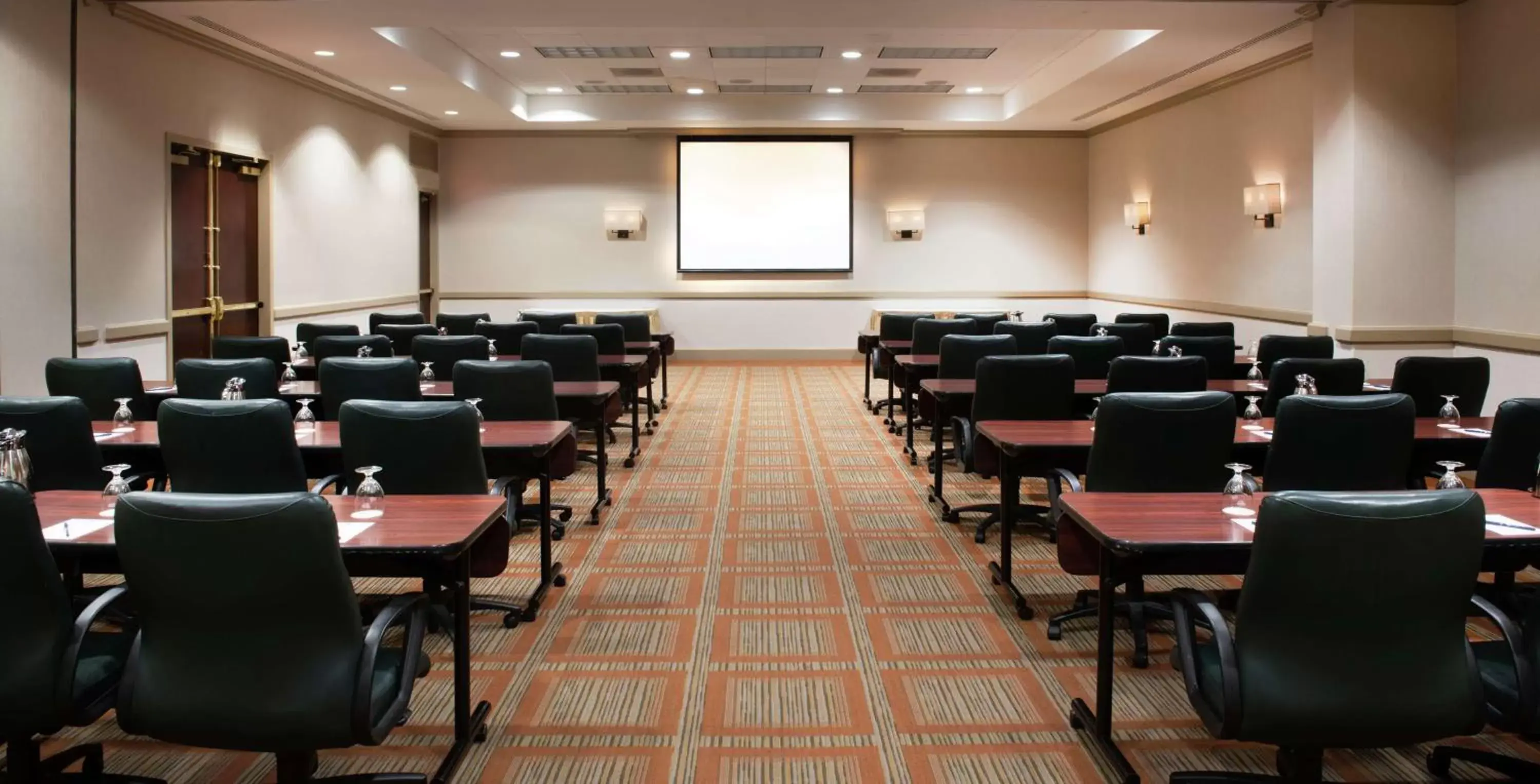 Meeting/conference room in DoubleTree Suites by Hilton Hotel Philadelphia West