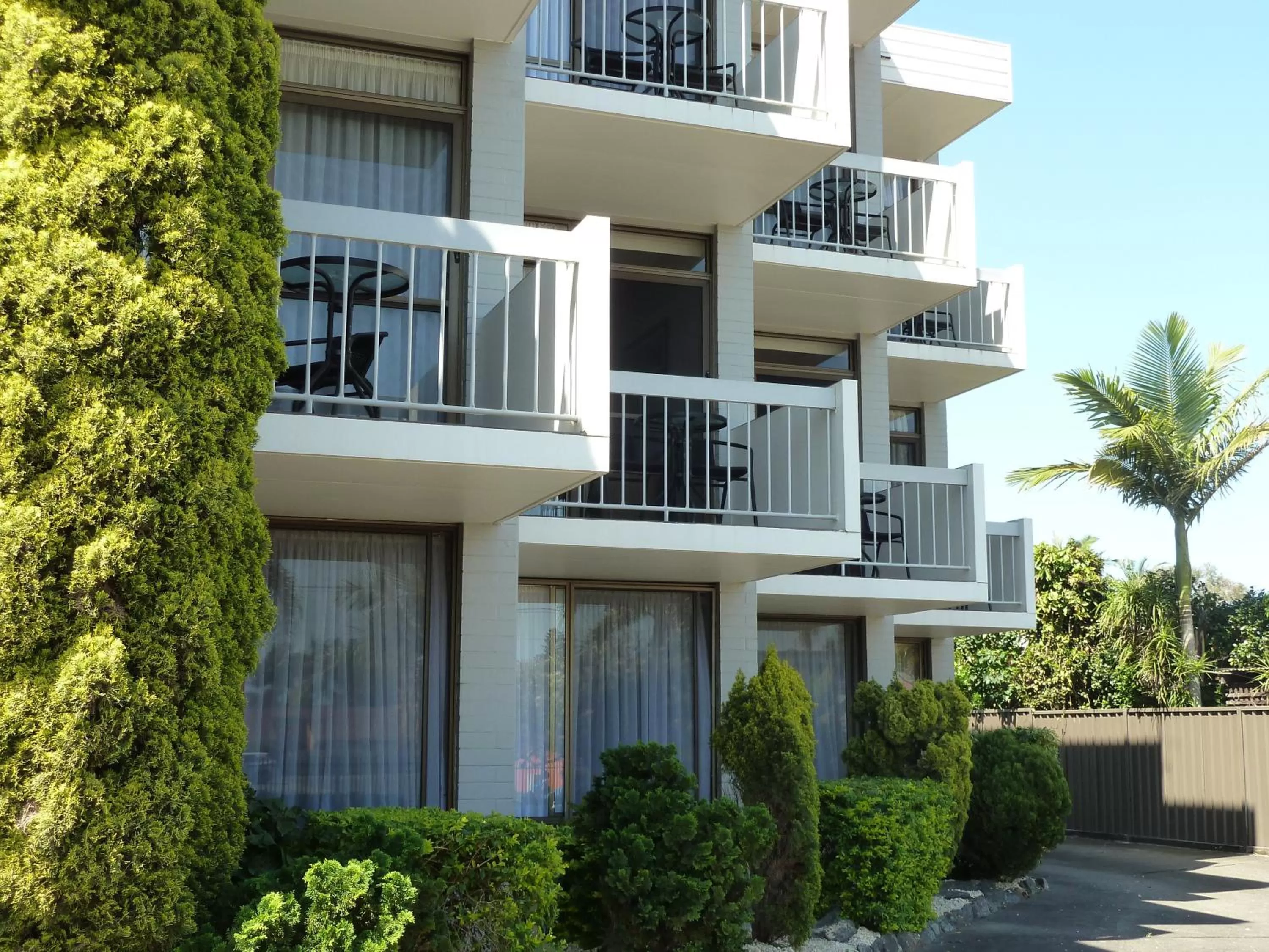 Facade/entrance in East Port Motor Inn