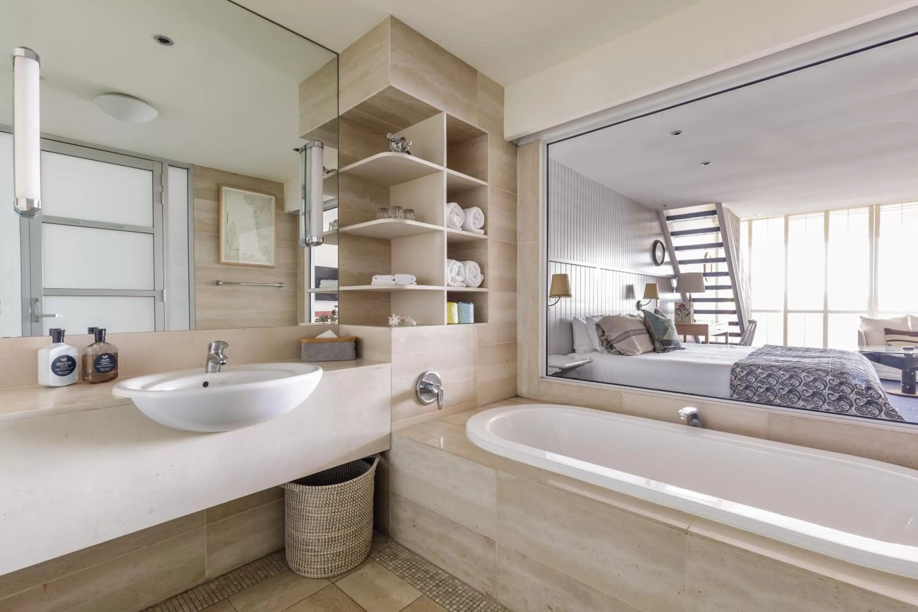 Bathroom, Bed in Watsons Bay Boutique Hotel