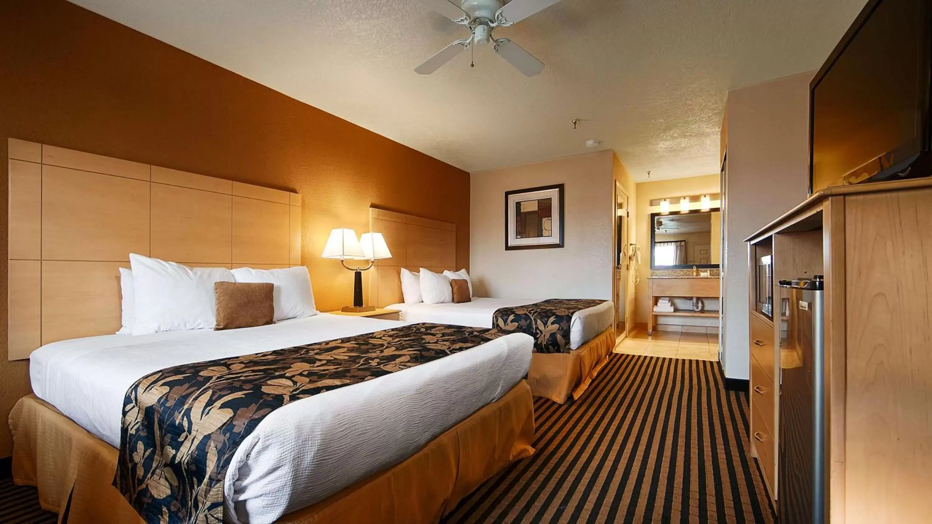 Bedroom in Best Western Plus Executive Inn & Suites
