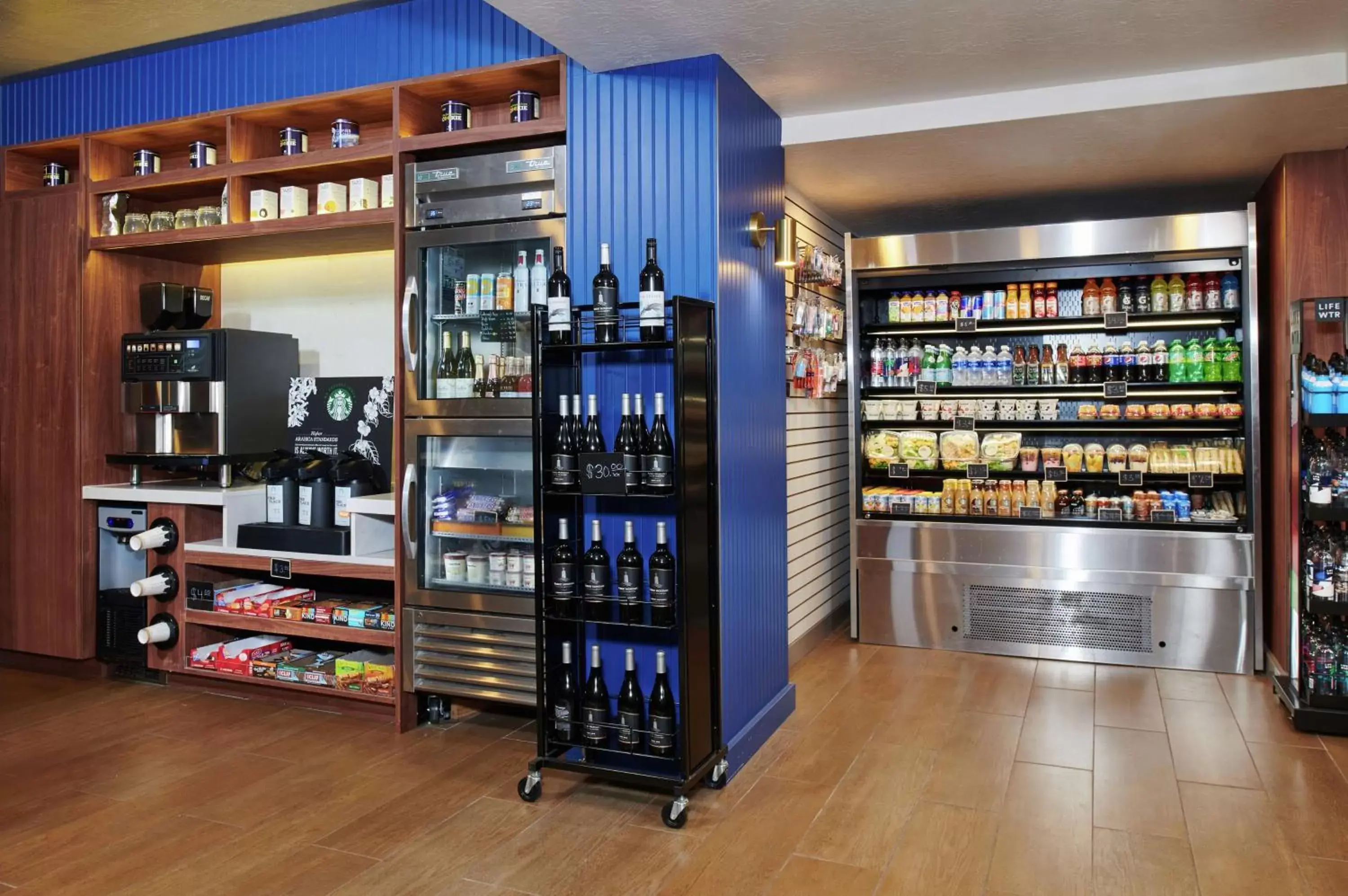 Dining area, Supermarket/Shops in DoubleTree by Hilton Hotel Berkeley Marina