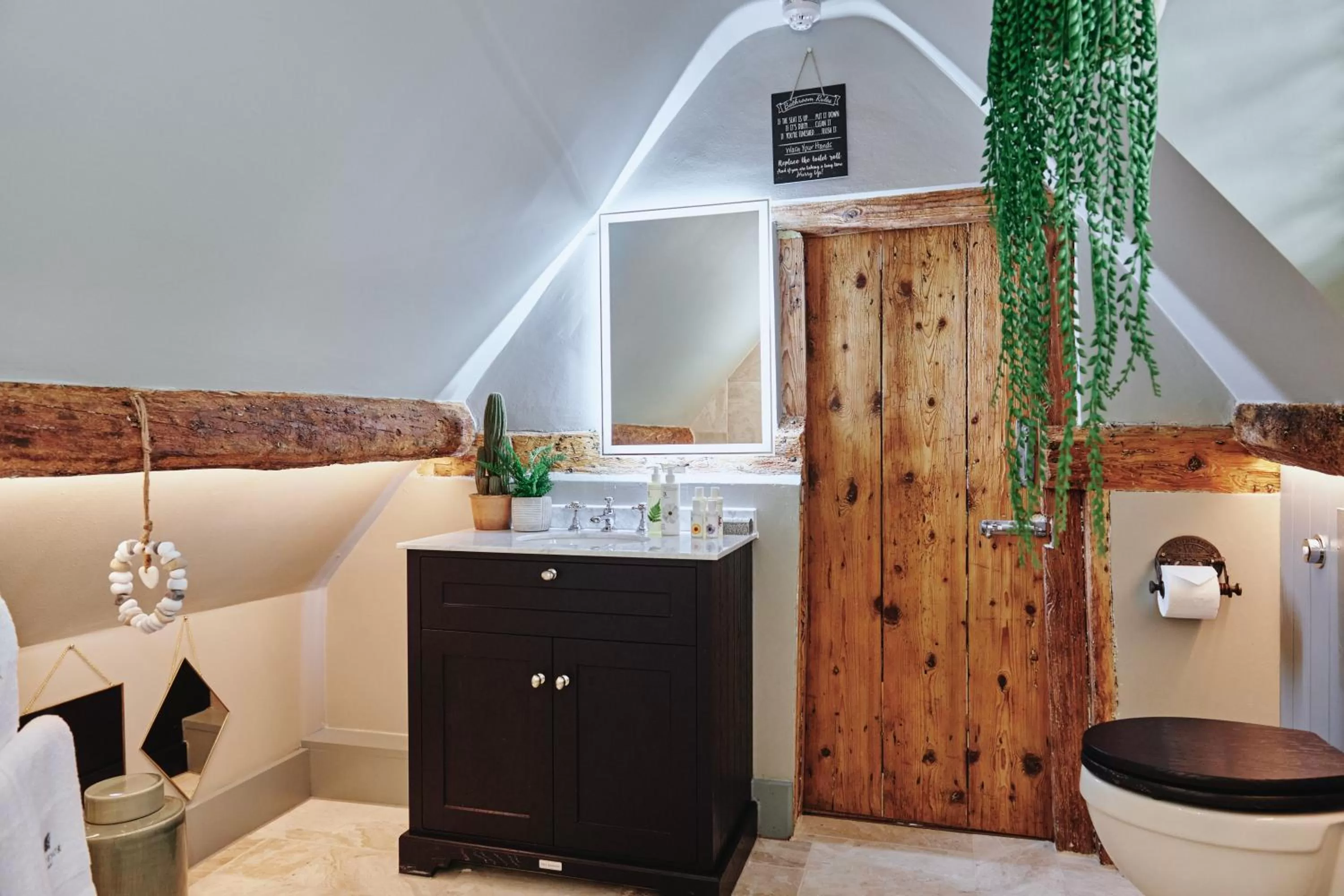 Bathroom in Kings Arms - Egham-Windsor