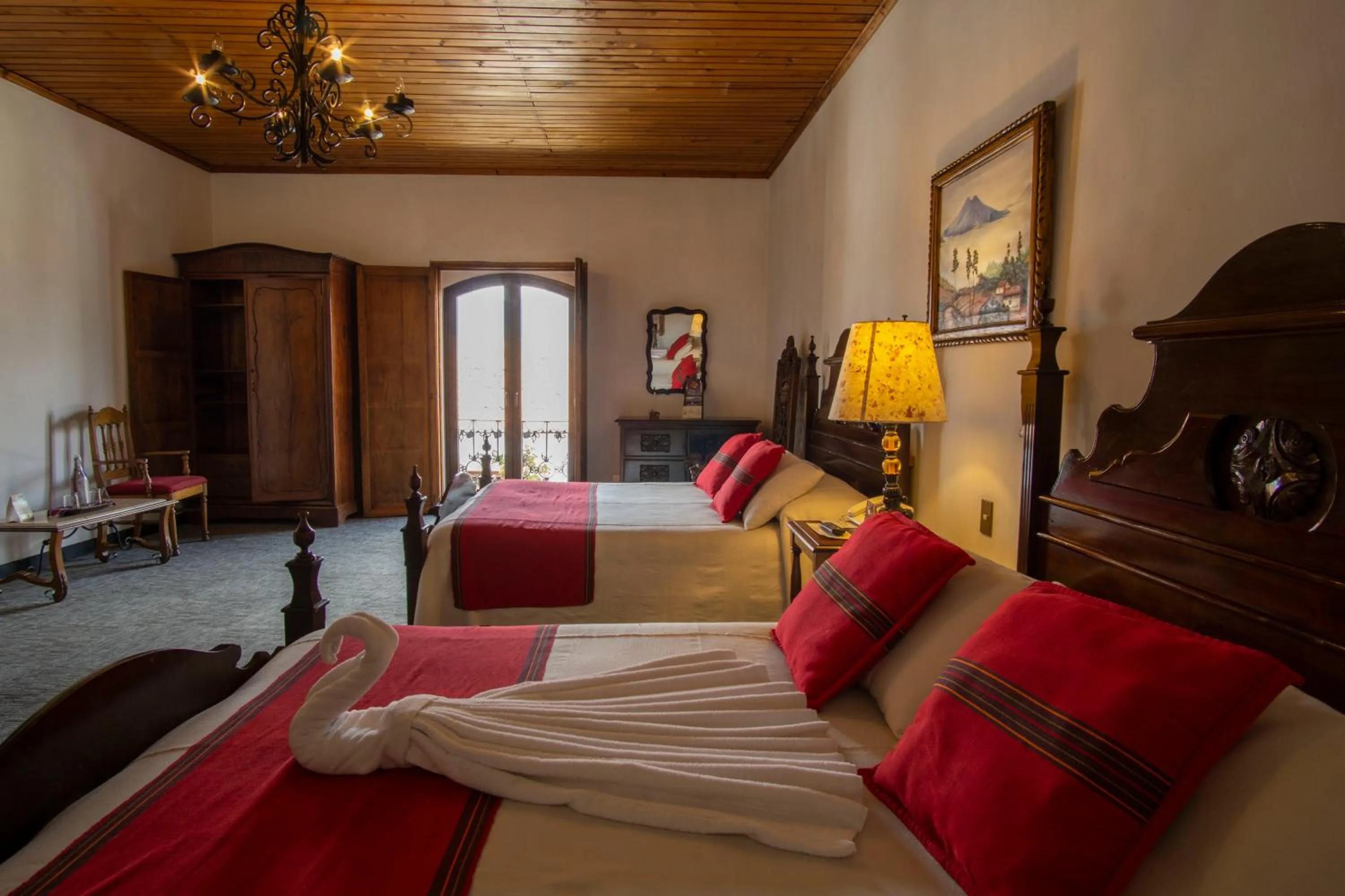 Bed in Hotel Posada de Don Rodrigo Antigua