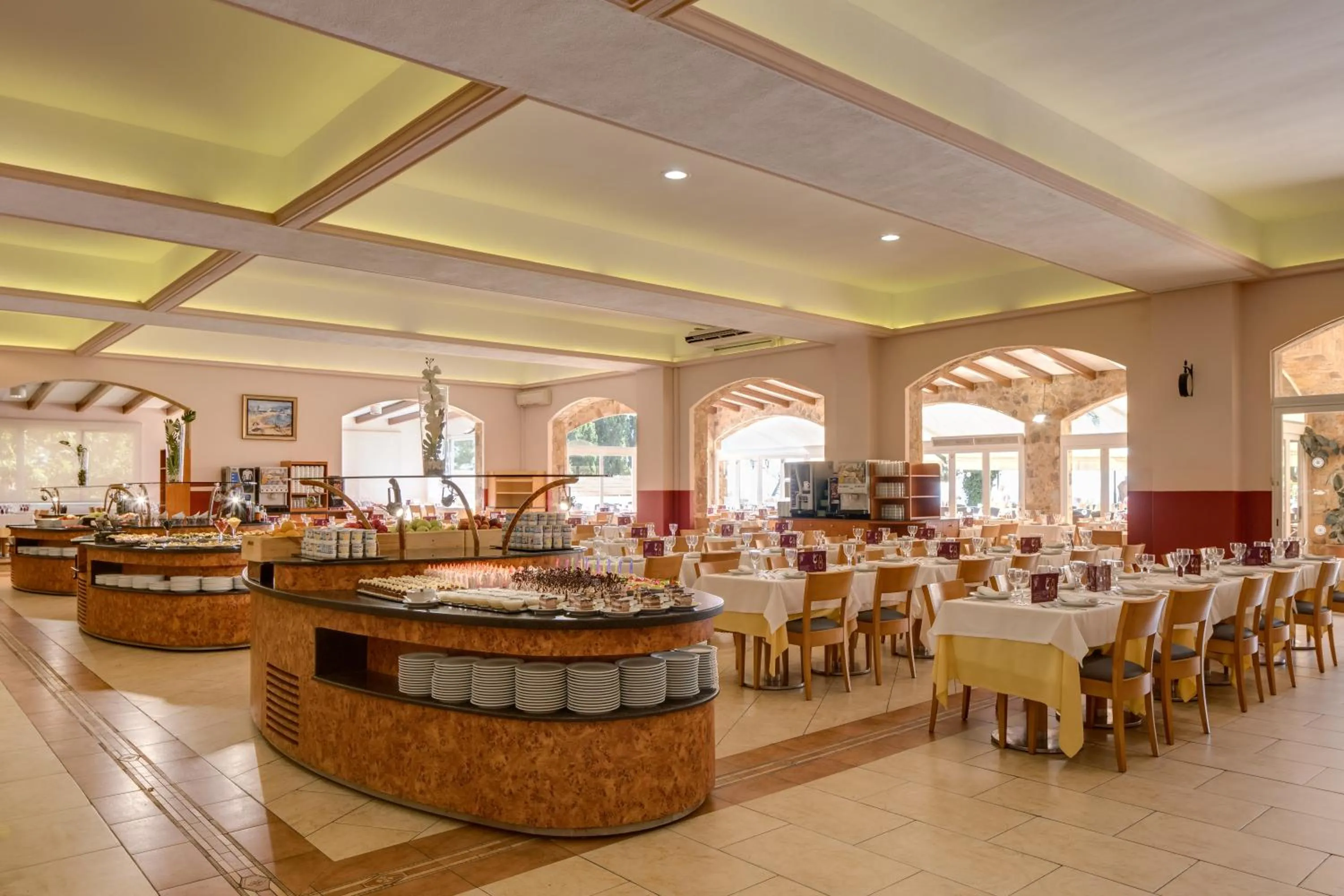 Restaurant/places to eat in htop Caleta Palace #htopBliss