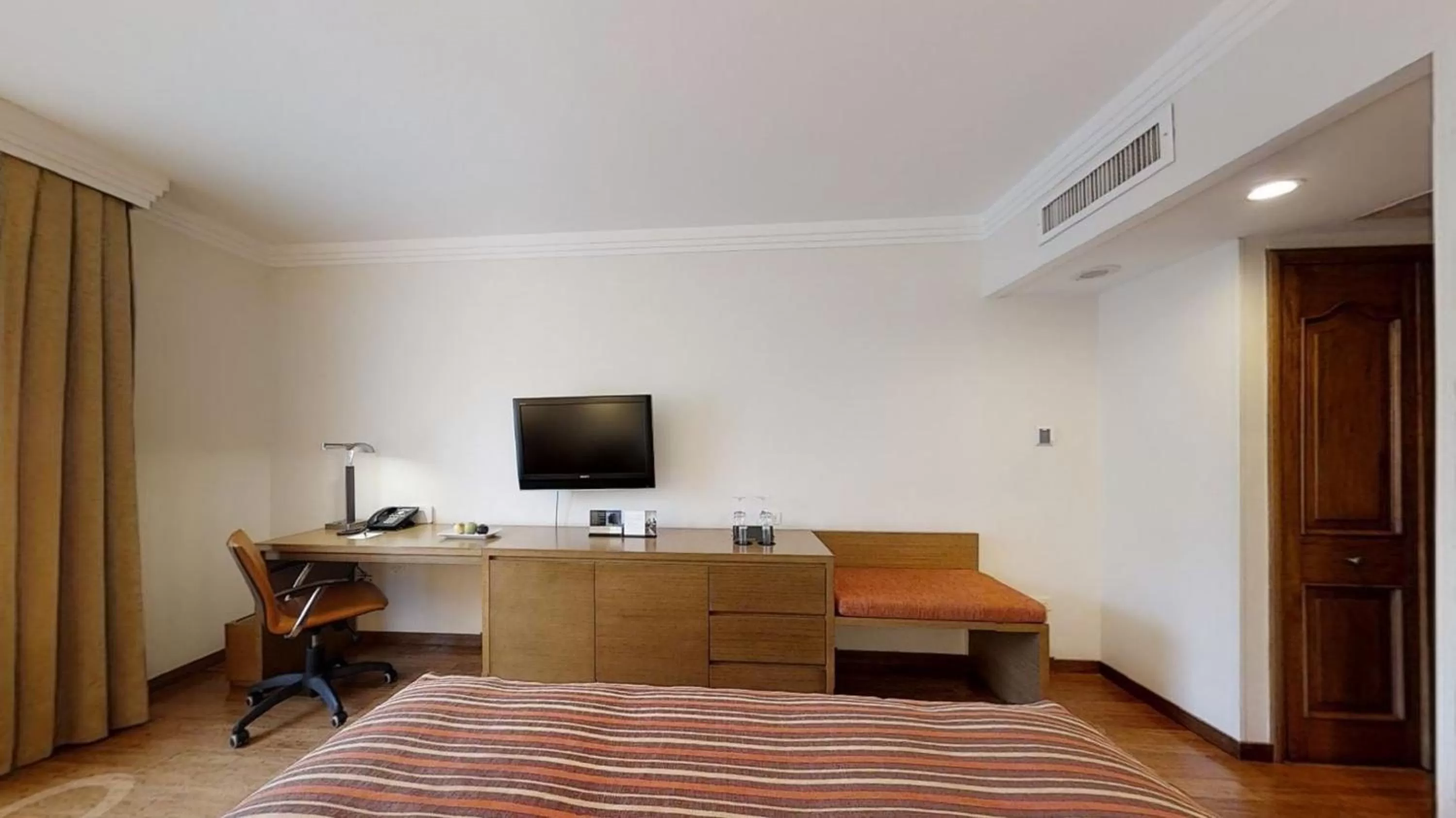 Bedroom, Bed in Hotel Intercontinental Cali by IHG