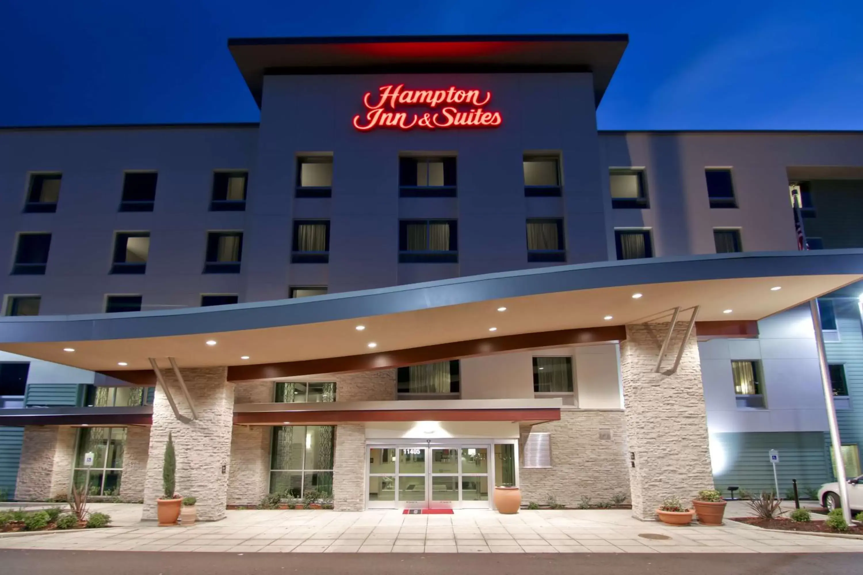 Property building in Hampton Inn & Suites Bellevue Downtown/Seattle Property building in Hampton Inn & Suites Bellevue Downtown/Seattle