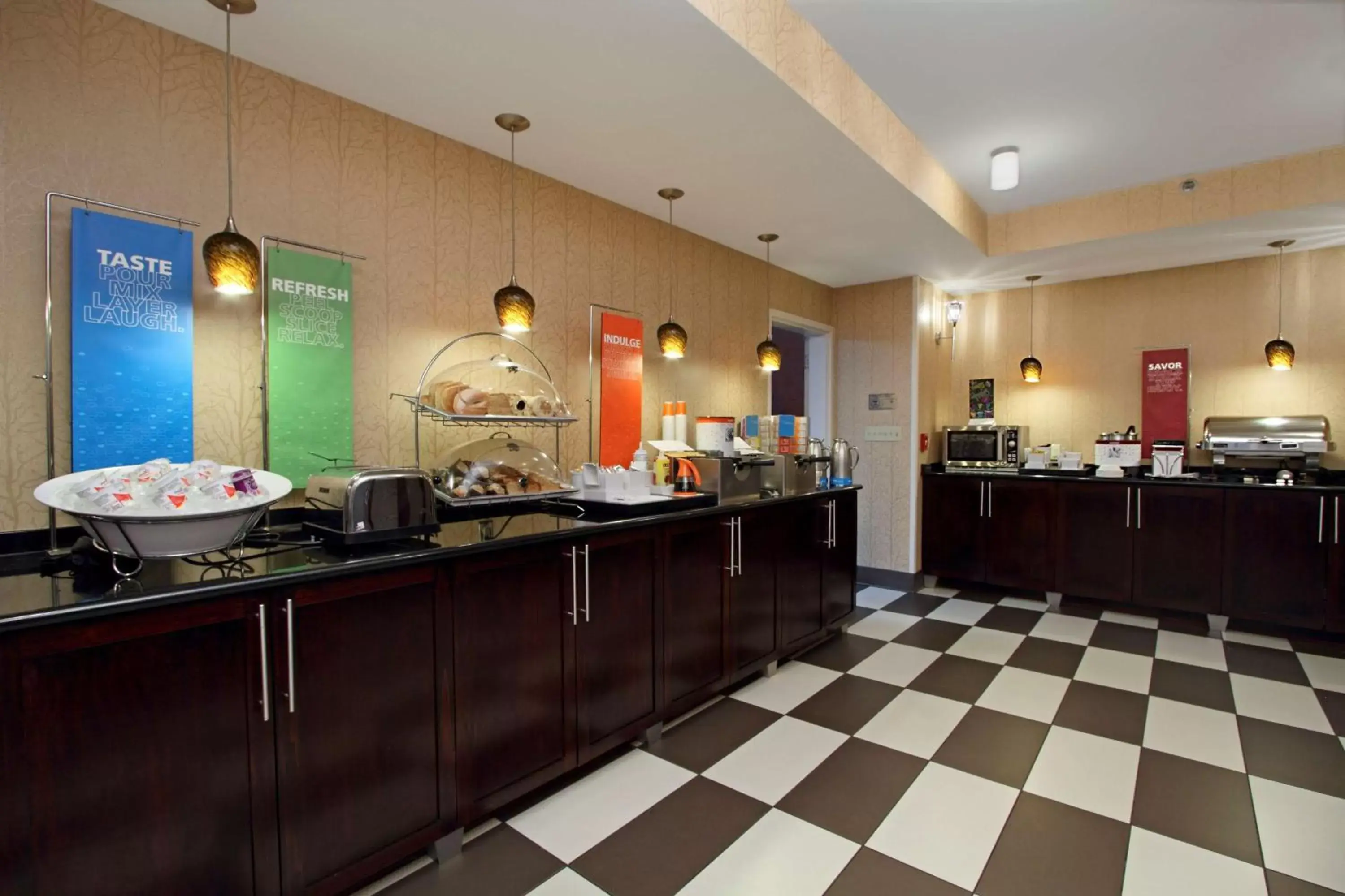 Dining area, Restaurant/Places to Eat in Hampton Inn Columbus-International Airport