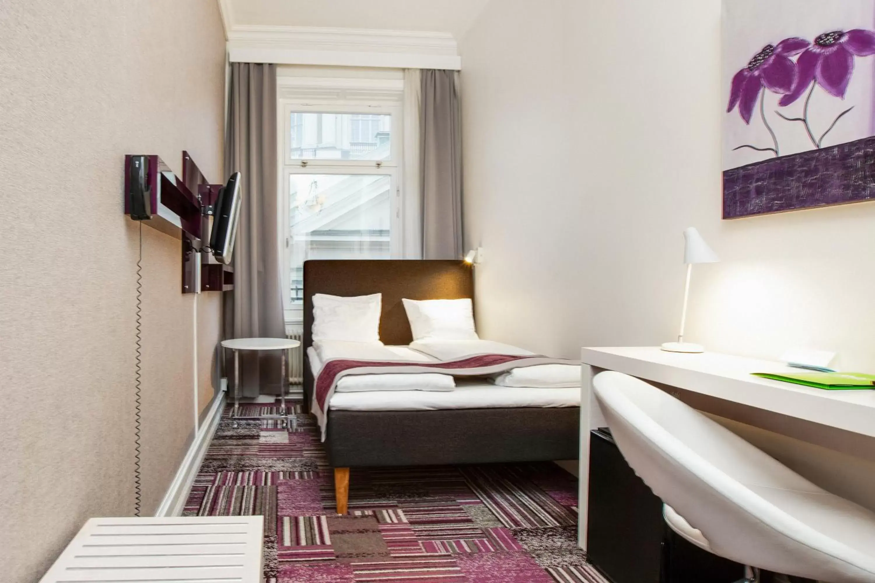 Bed in Ibis Styles Stockholm Odenplan