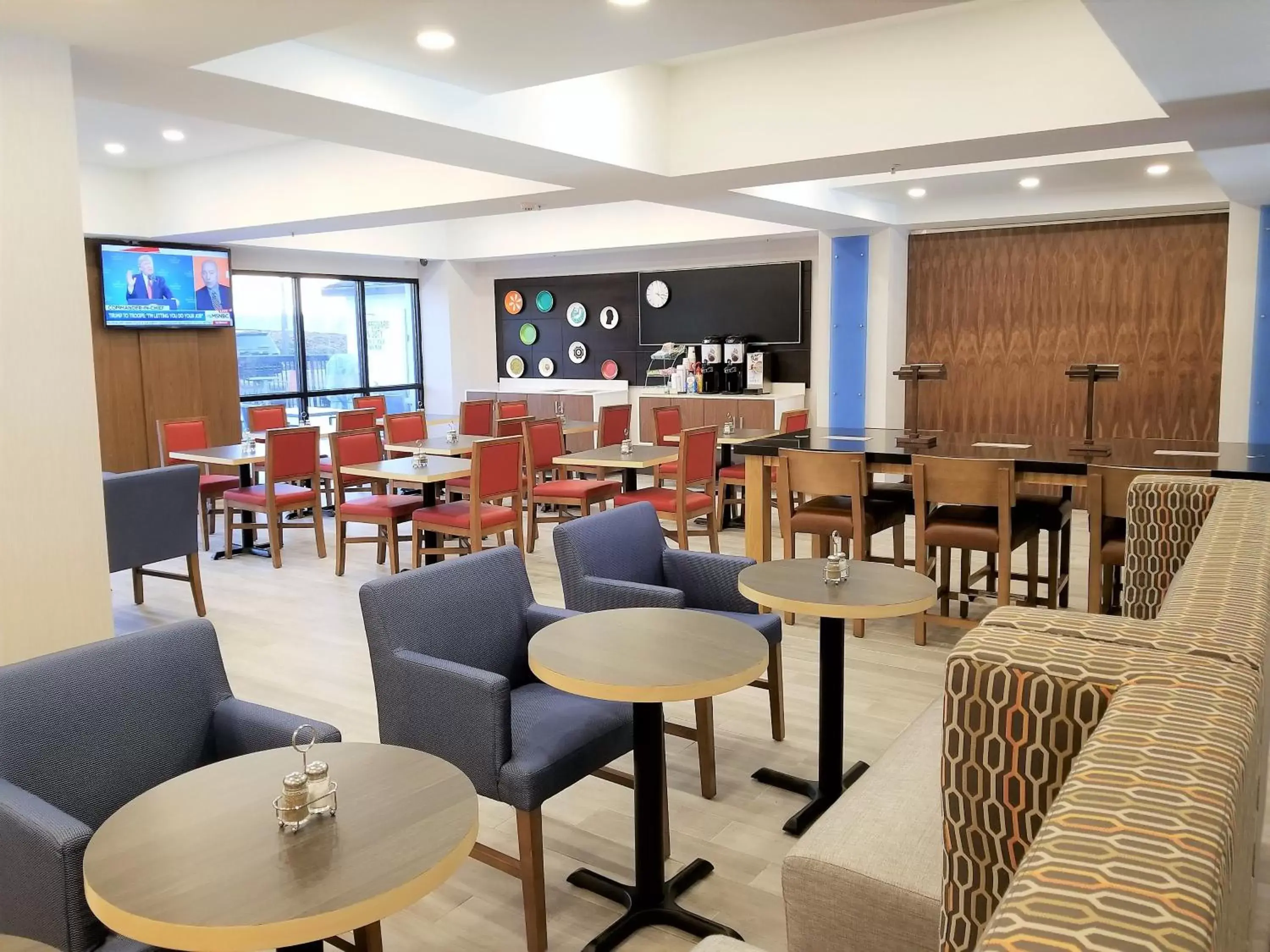 Breakfast, Restaurant/Places to Eat in Holiday Inn Express Columbia - Two Notch, an IHG Hotel