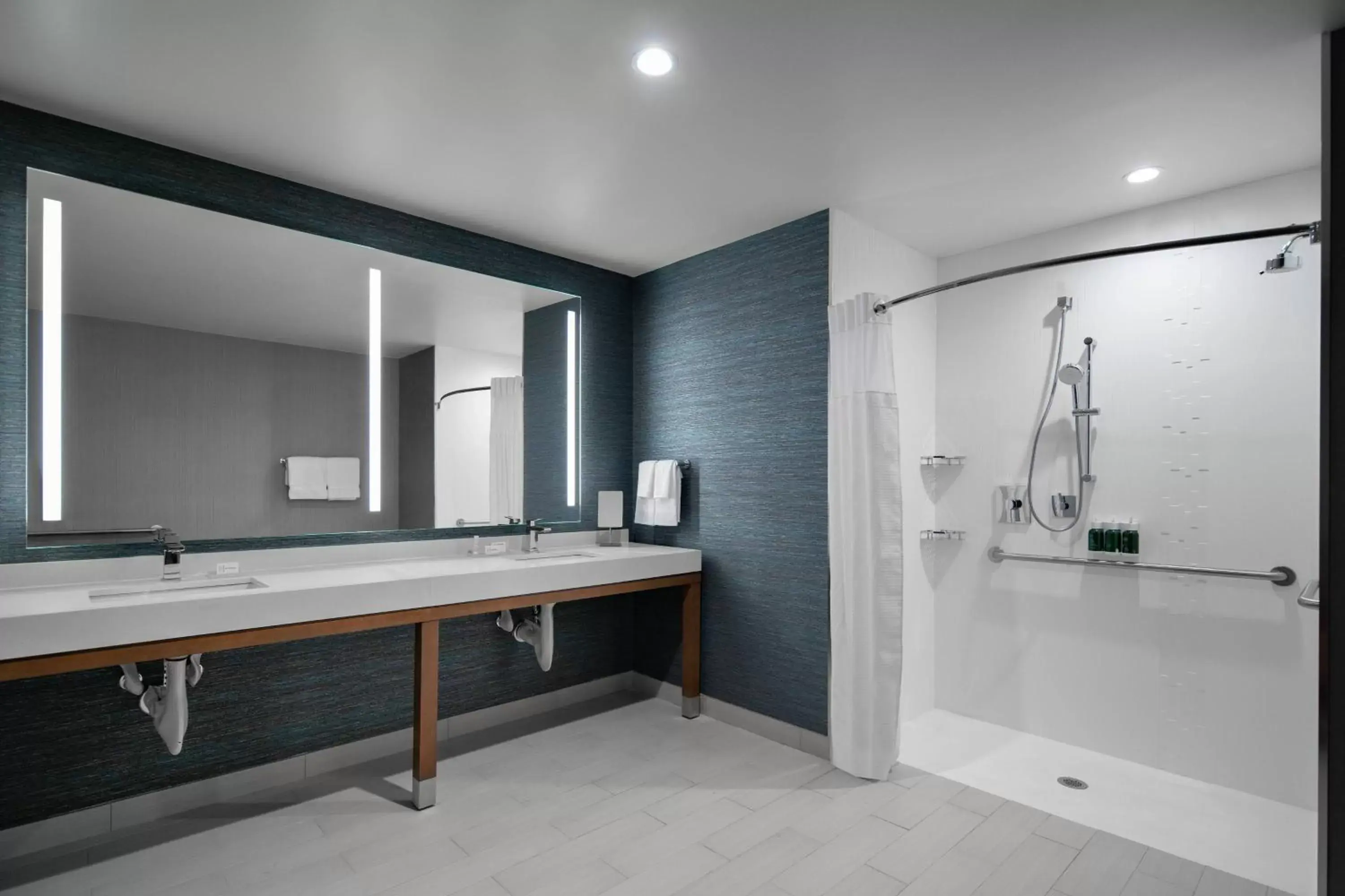 Bathroom in Courtyard by Marriott Delray Beach