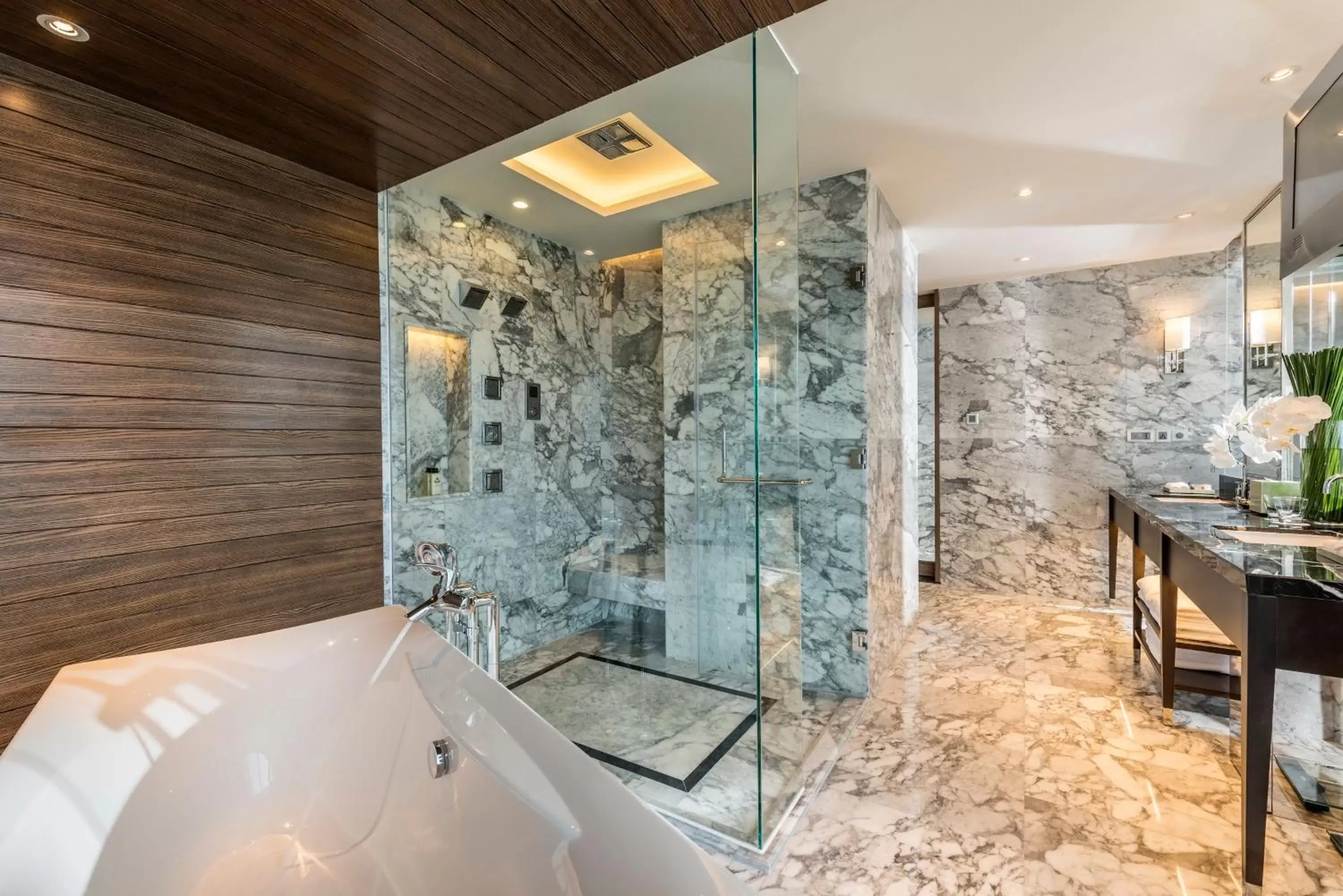 Photo of the whole room, Bathroom in InterContinental Nha Trang, an IHG Hotel