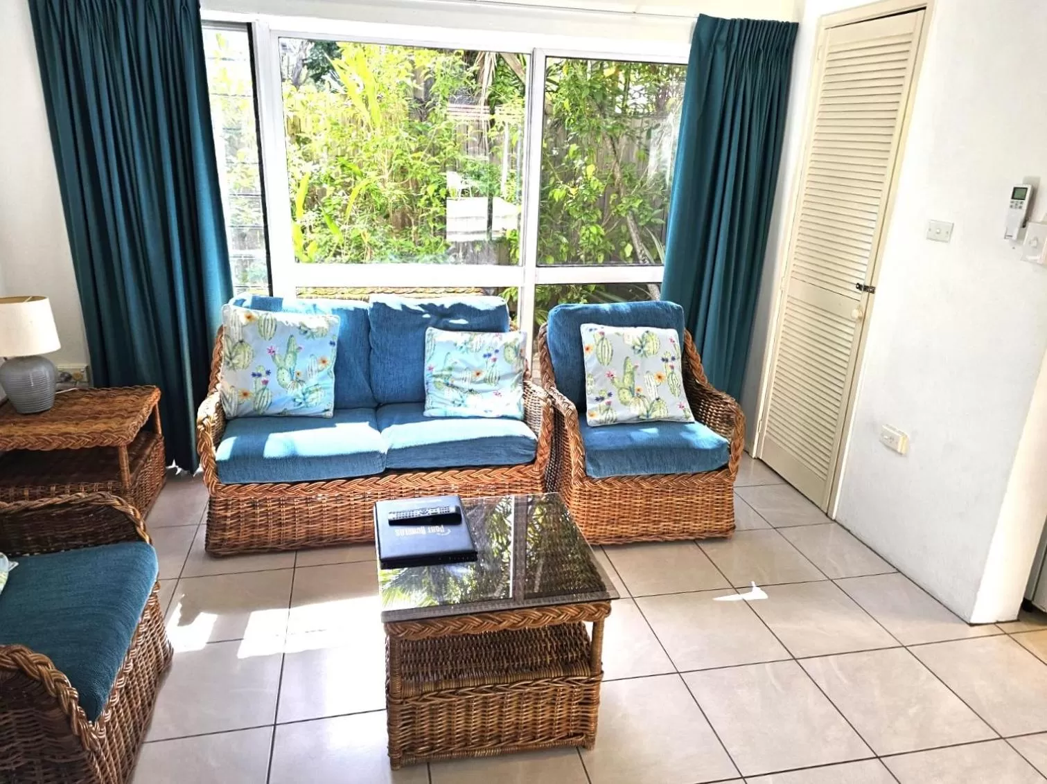 Living room in Mango Tree Holiday Apartments