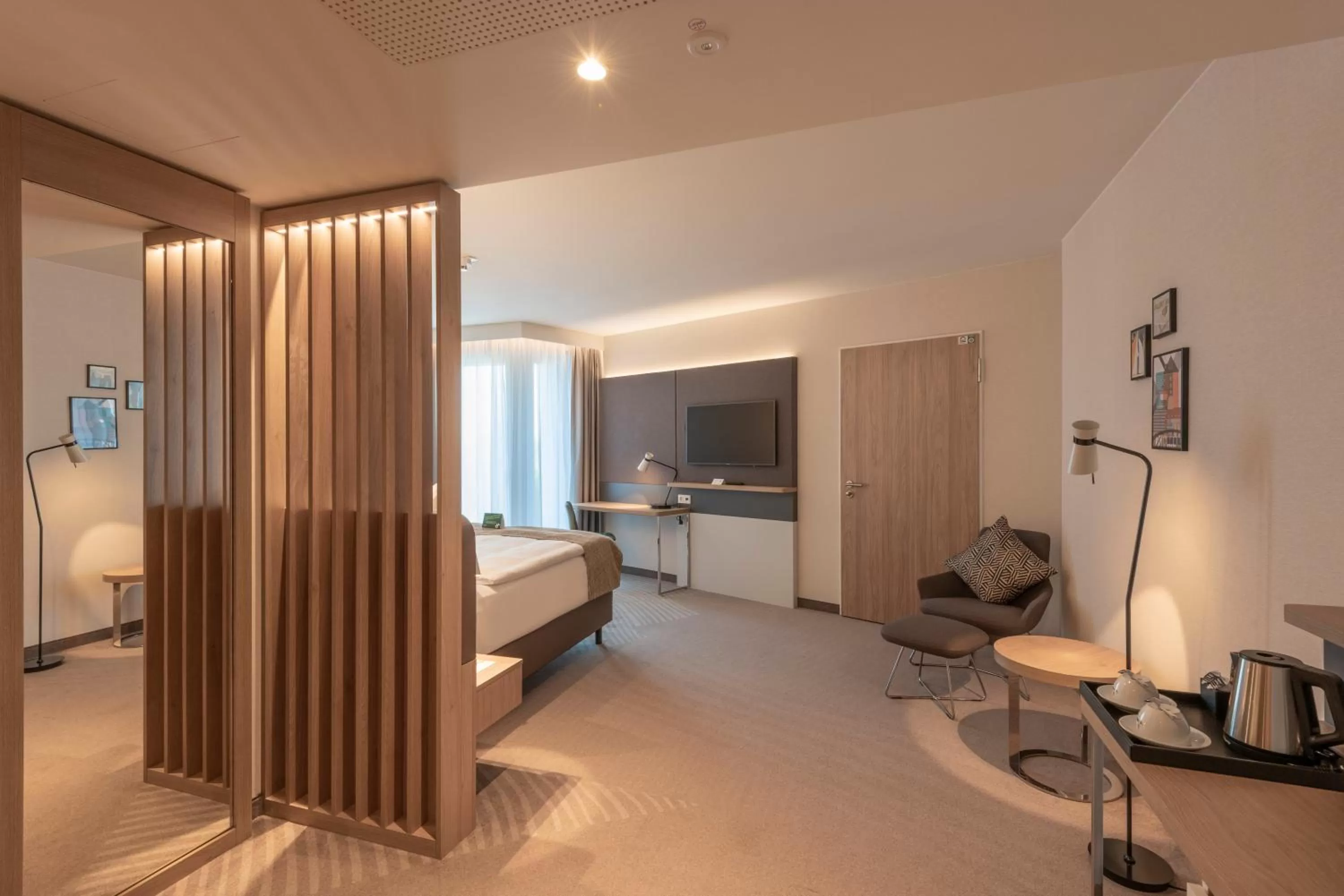 Photo of the whole room, Bed in Holiday Inn - Hamburg - Berliner Tor by IHG