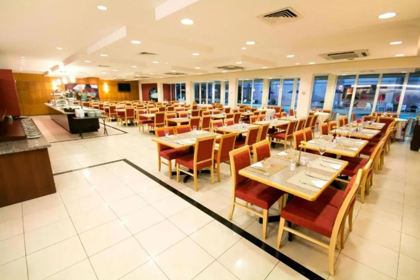 Restaurant/Places to Eat in Hotel Premium Campinas