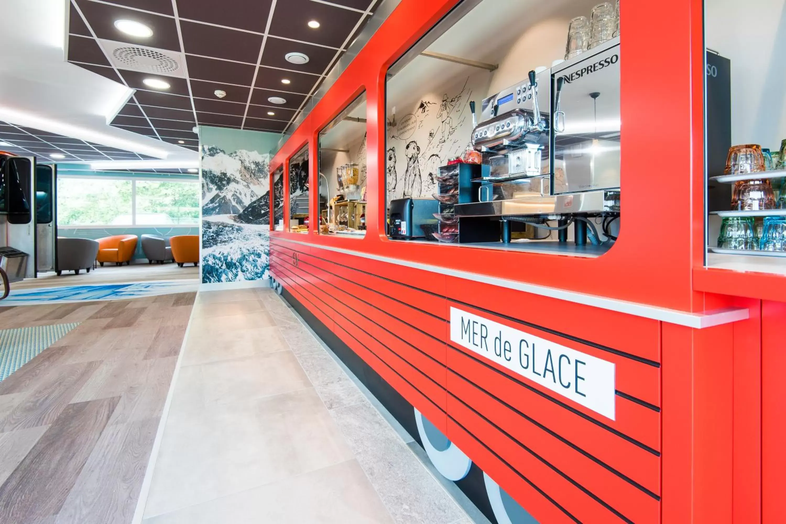 Breakfast, Lobby/Reception in Ibis Styles Sallanches Pays du Mont-Blanc