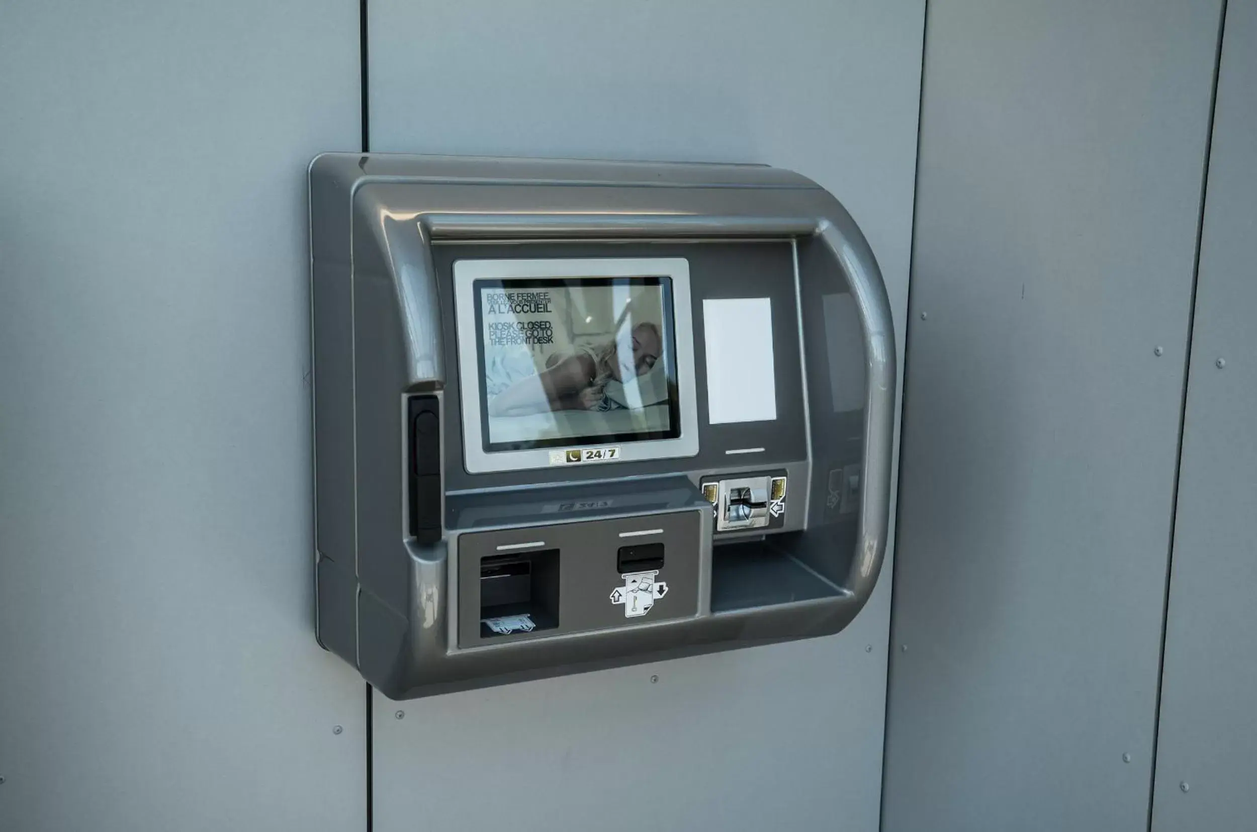 Other, TV/Entertainment Center in Hotel am Kreisel: Self-Service Check-In Hotel