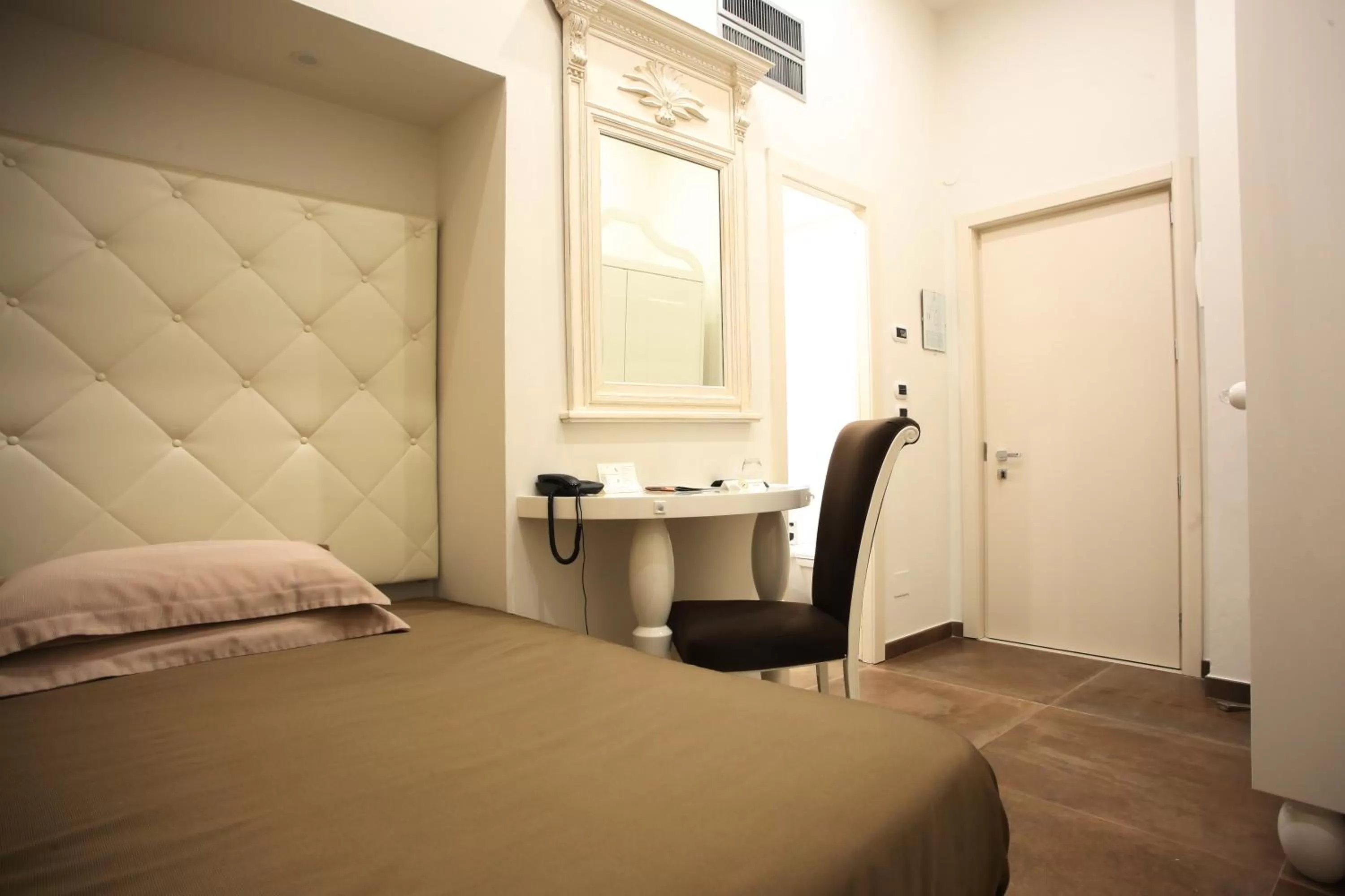 Bedroom, Bed in Hotel Columbia Wellness & Spa