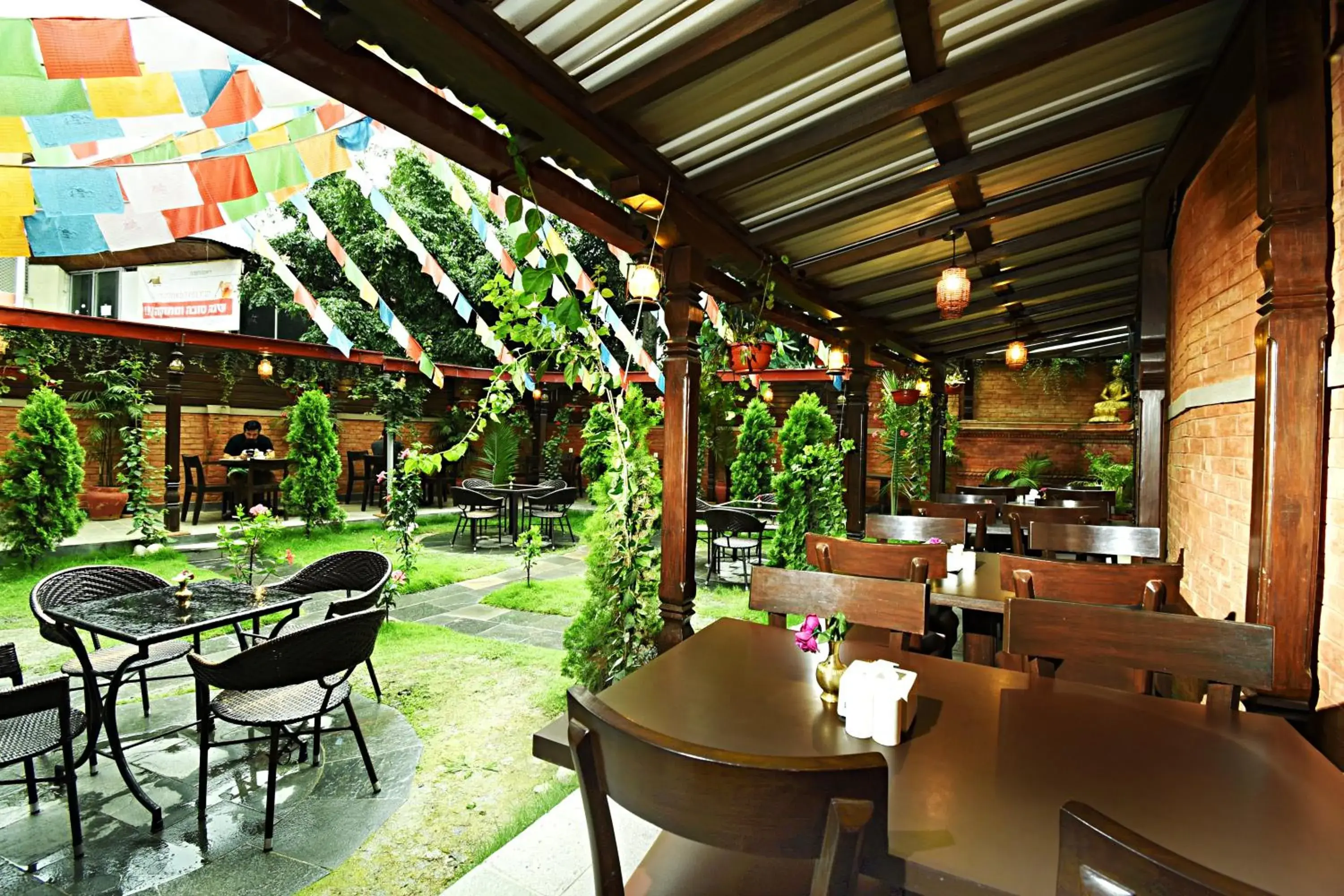 Garden, Restaurant/Places to Eat in Hotel Buddha