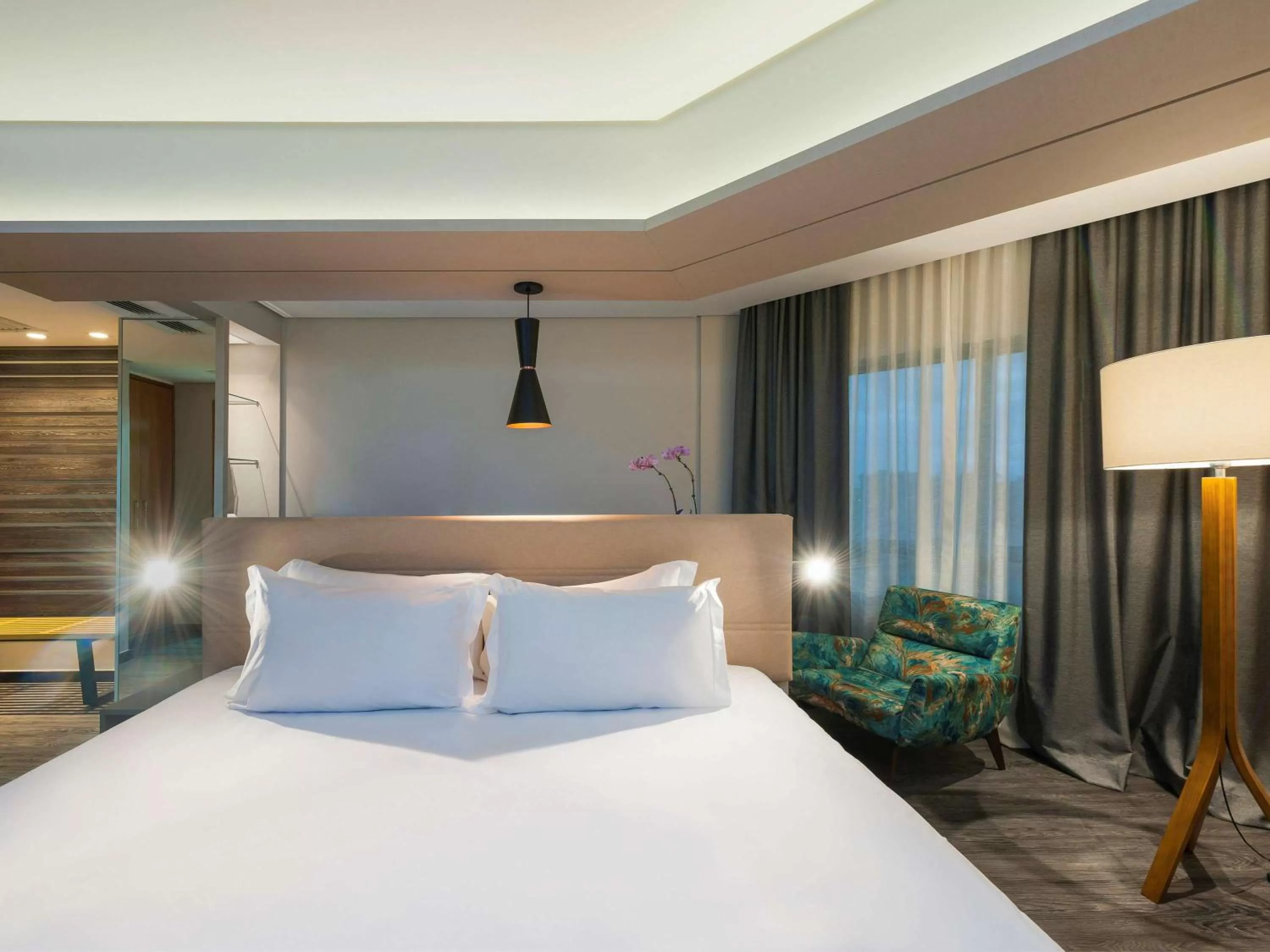 Photo of the whole room, Bed in Mercure Florianópolis