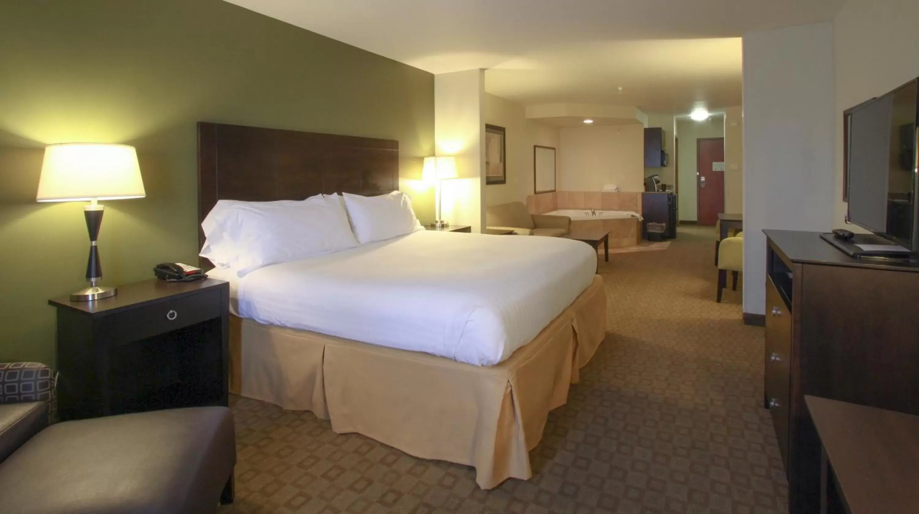 King Suite with Whirlpool in GreenTree Inn and Suites Florence, AZ