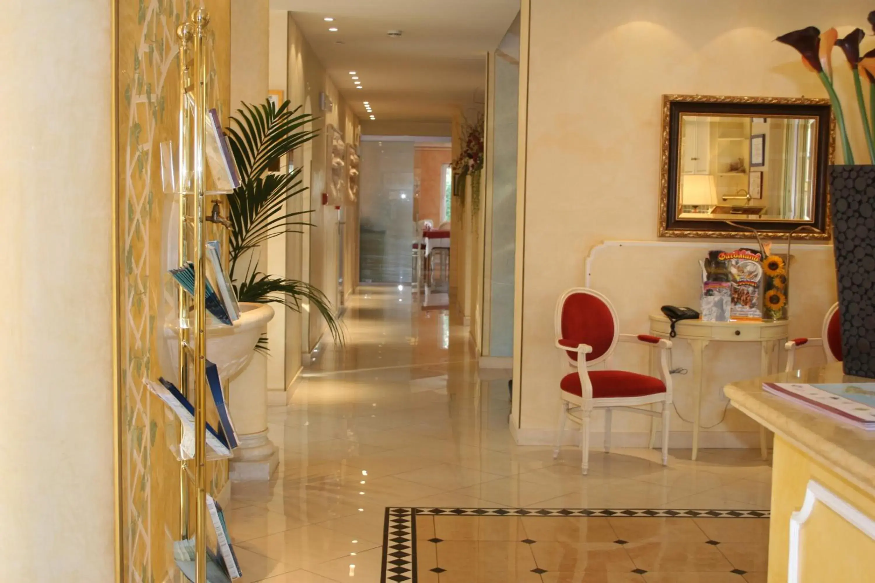Lobby or reception, Bathroom in Hotel Alsazia