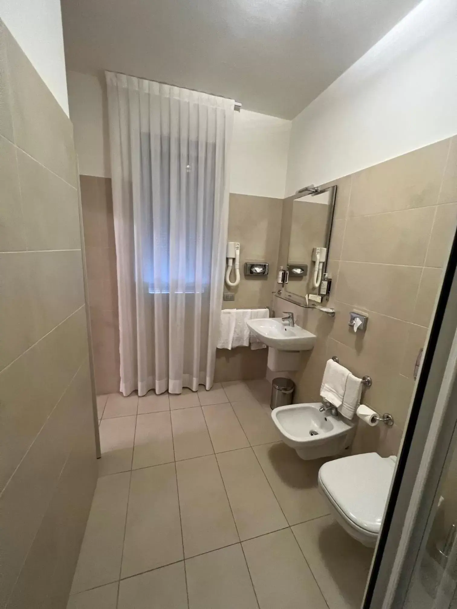 Bathroom in Hotel Como