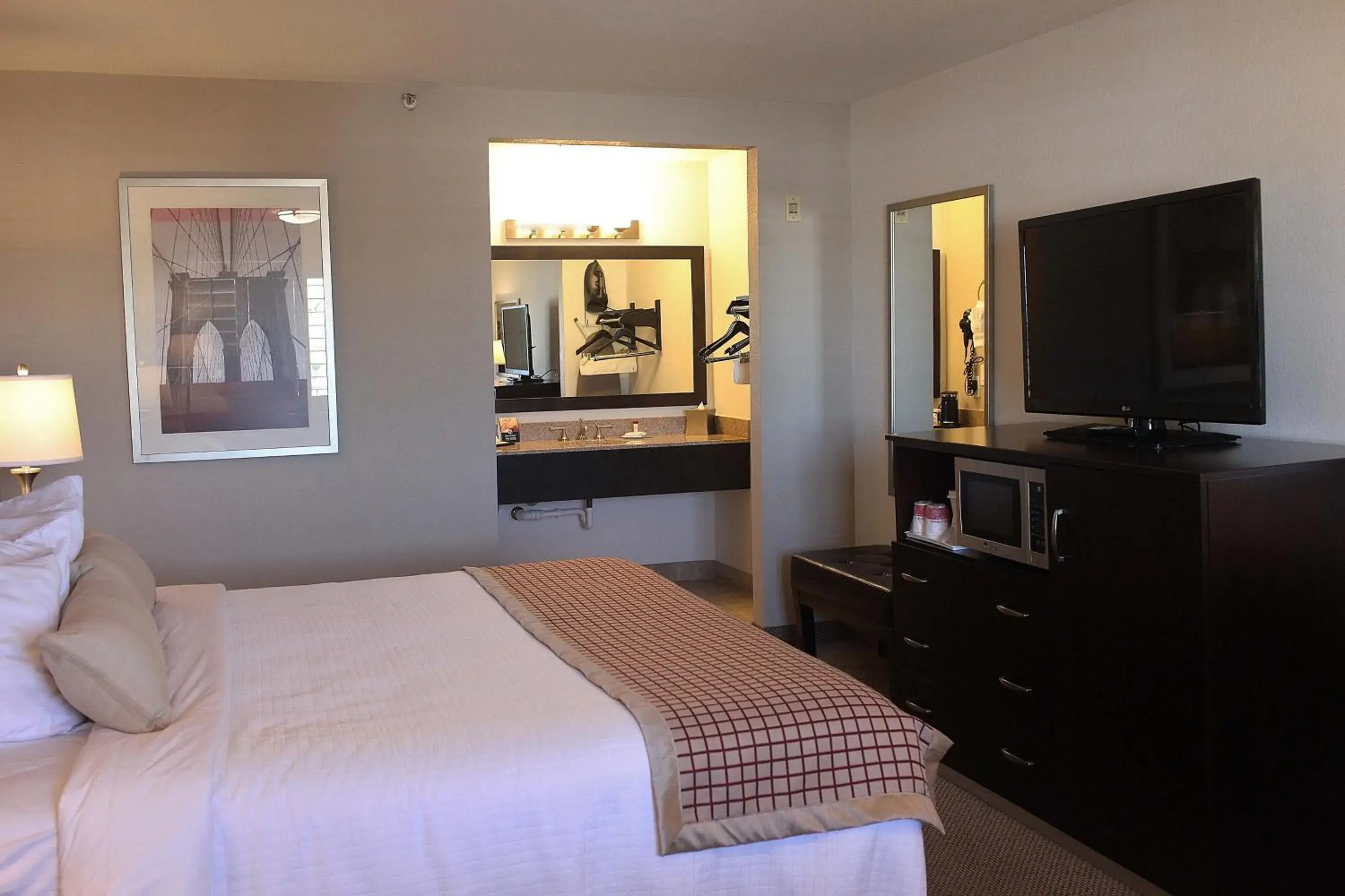 Photo of the whole room, Bed in Infinity Inn & Suites Photo of the whole room, Bed in Infinity Inn & Suites