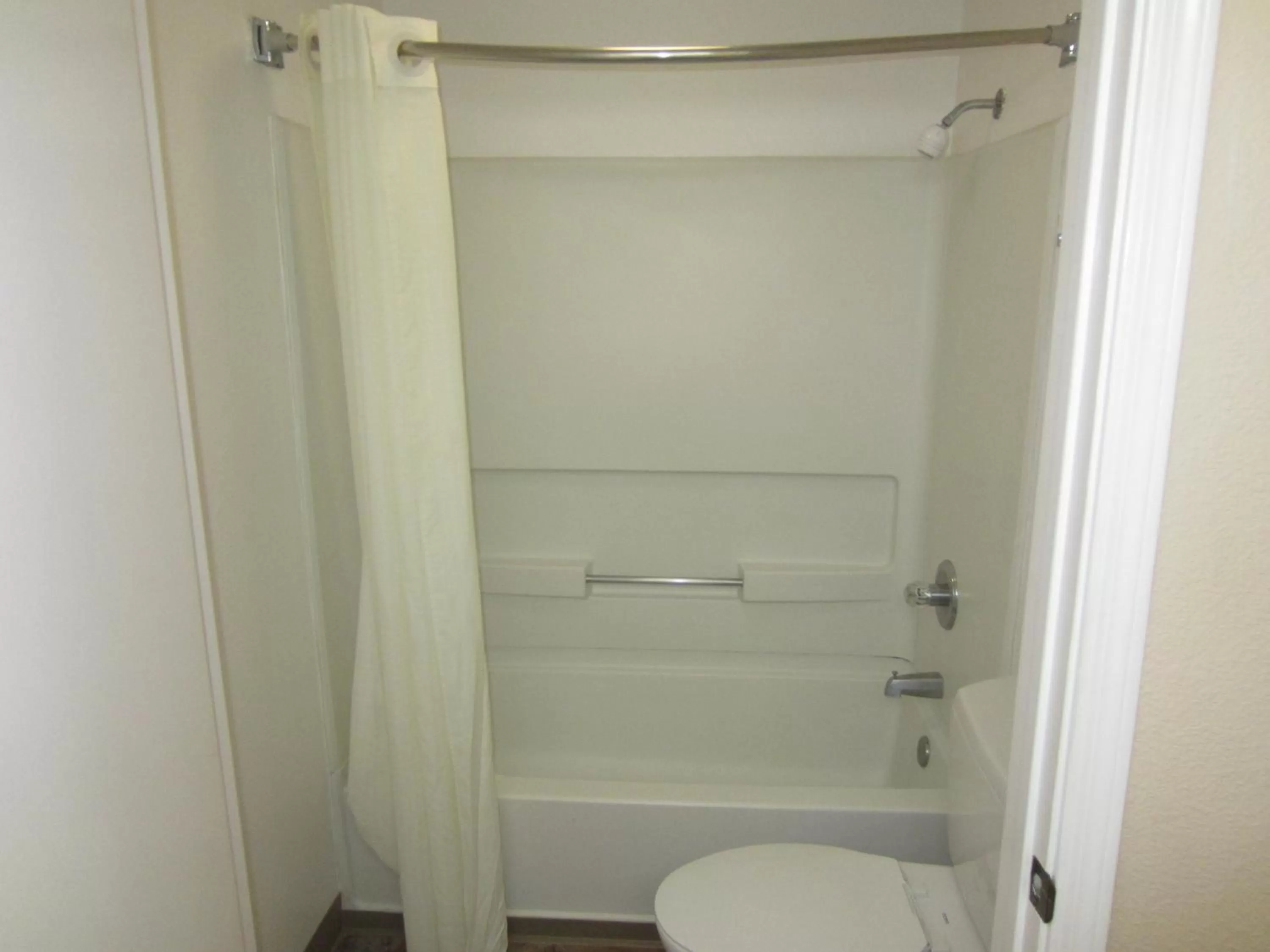 Bathroom in Beachview Inn