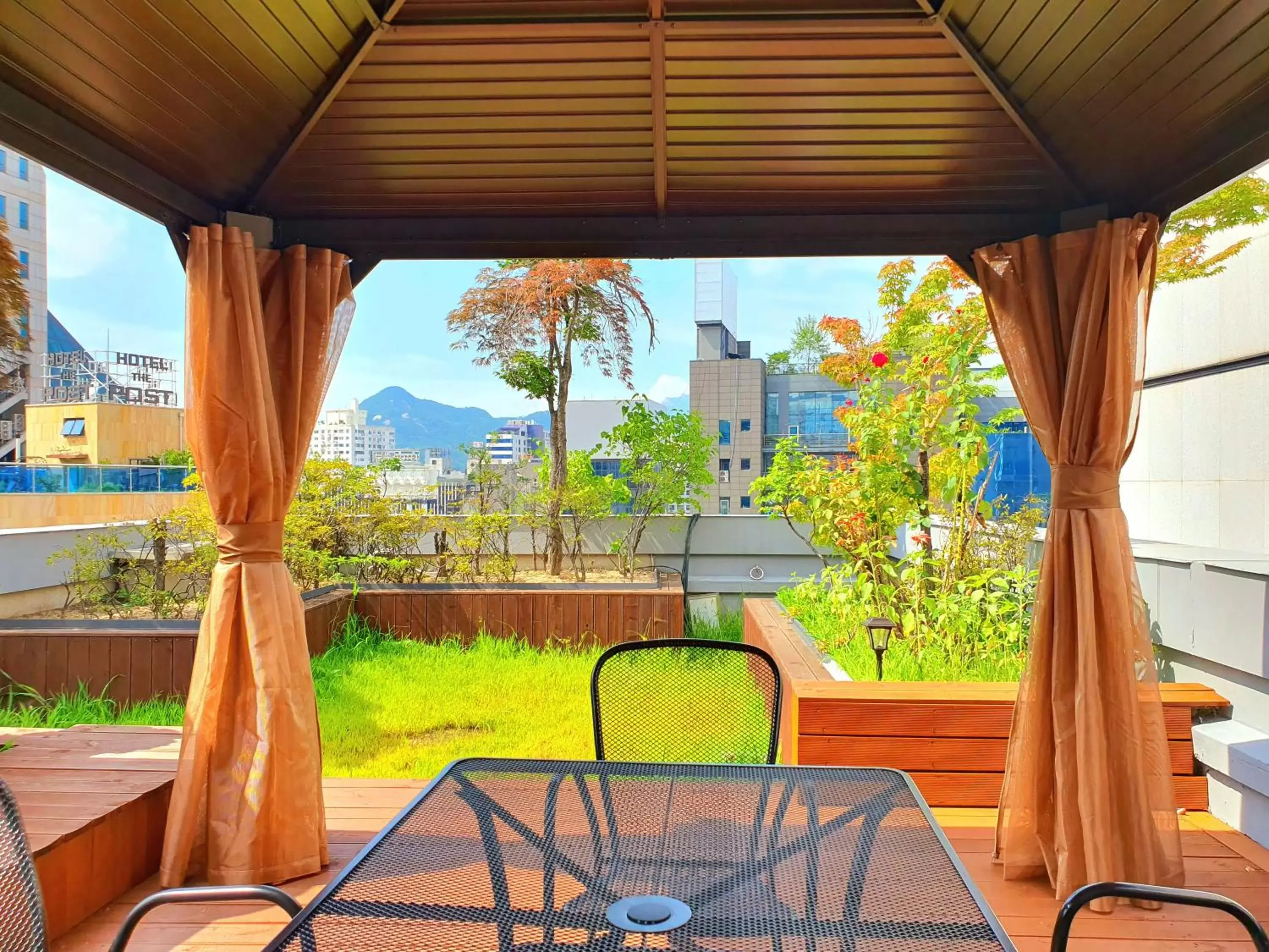 Garden, Pool View in Rian Hotel